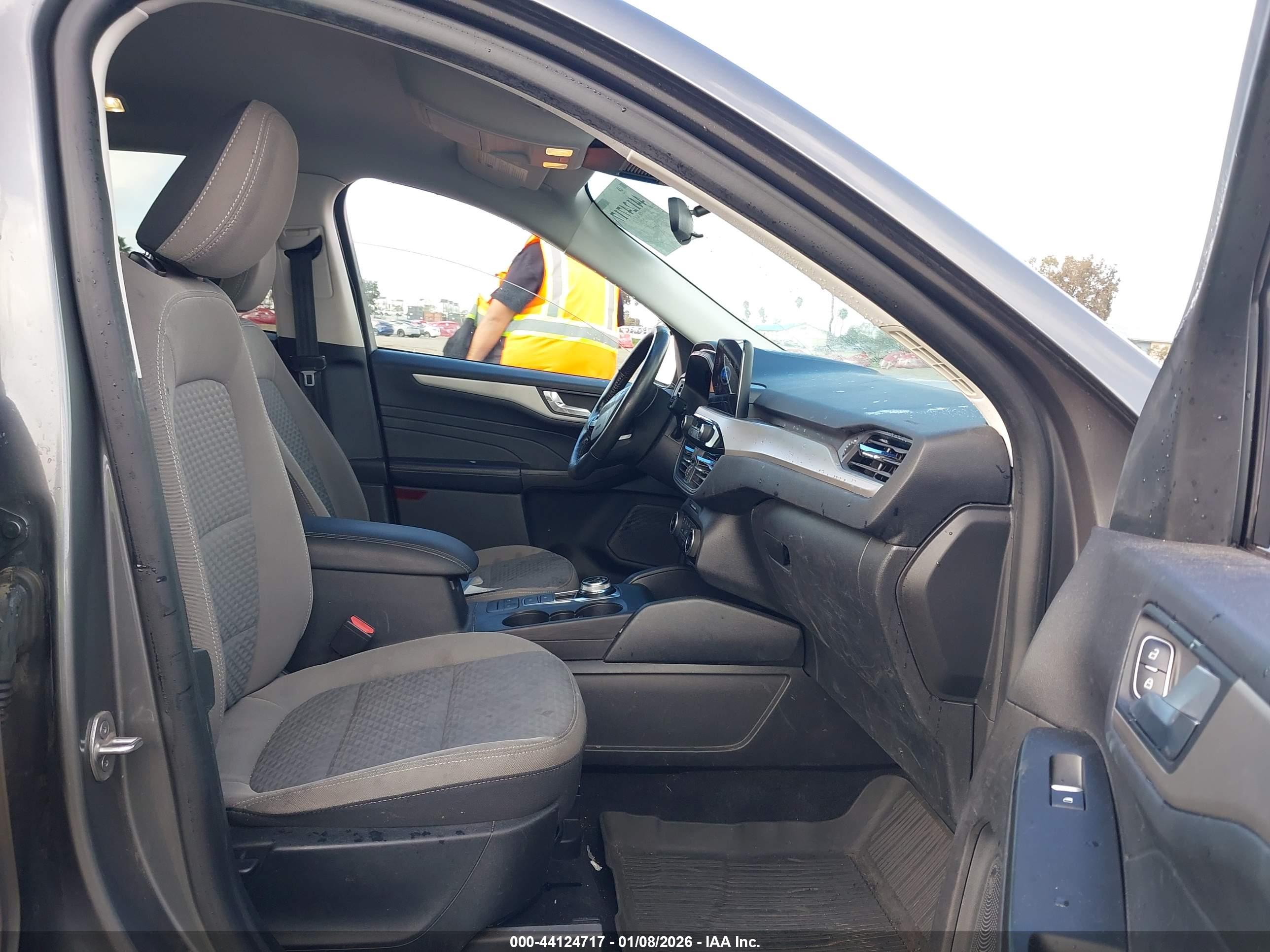 FORD ESCAPE image 5