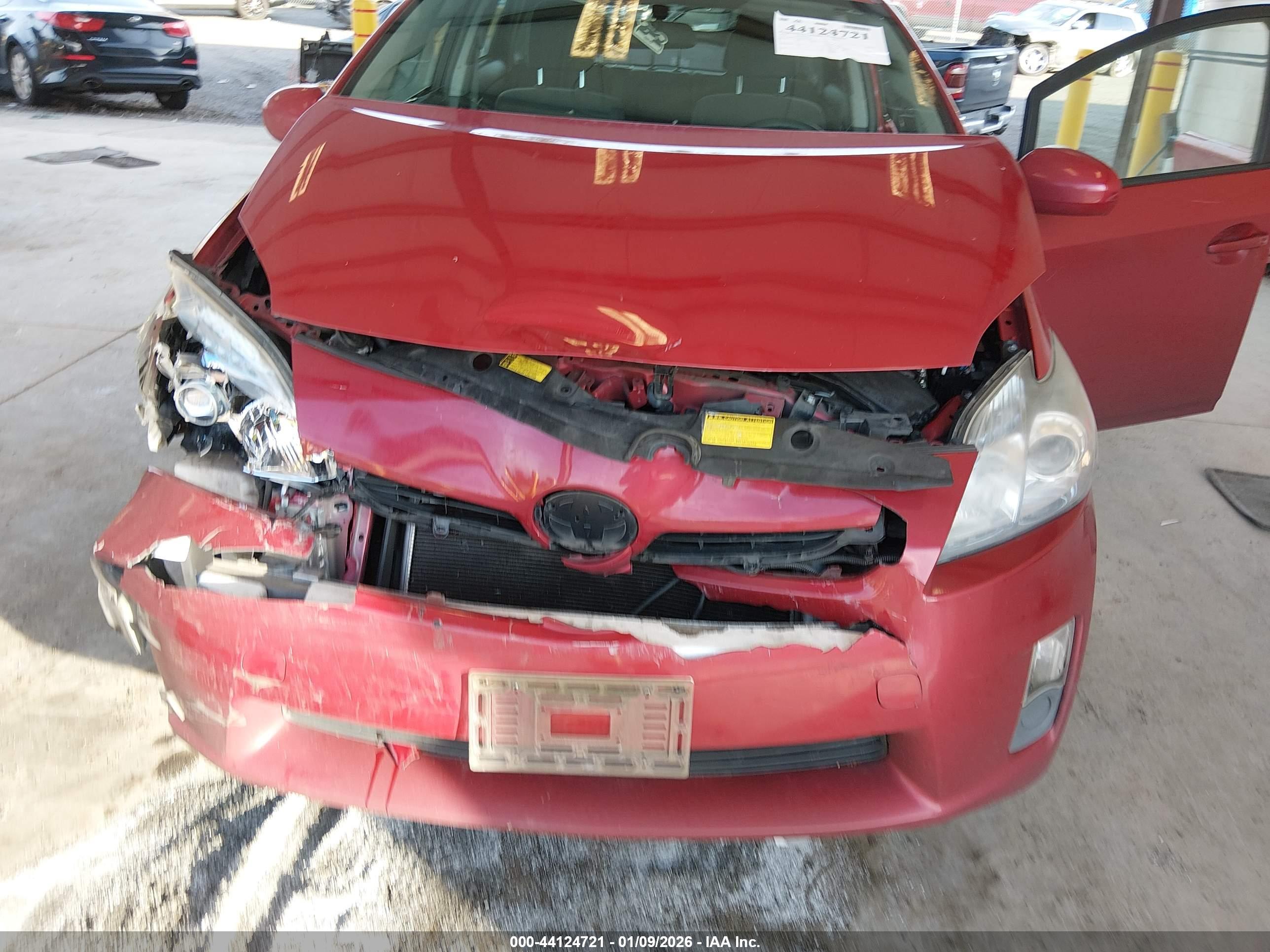 TOYOTA PRIUS image 6