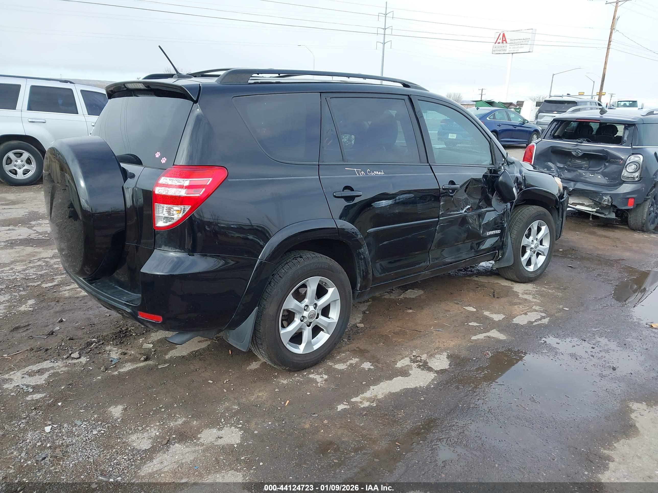 TOYOTA RAV4 image 4