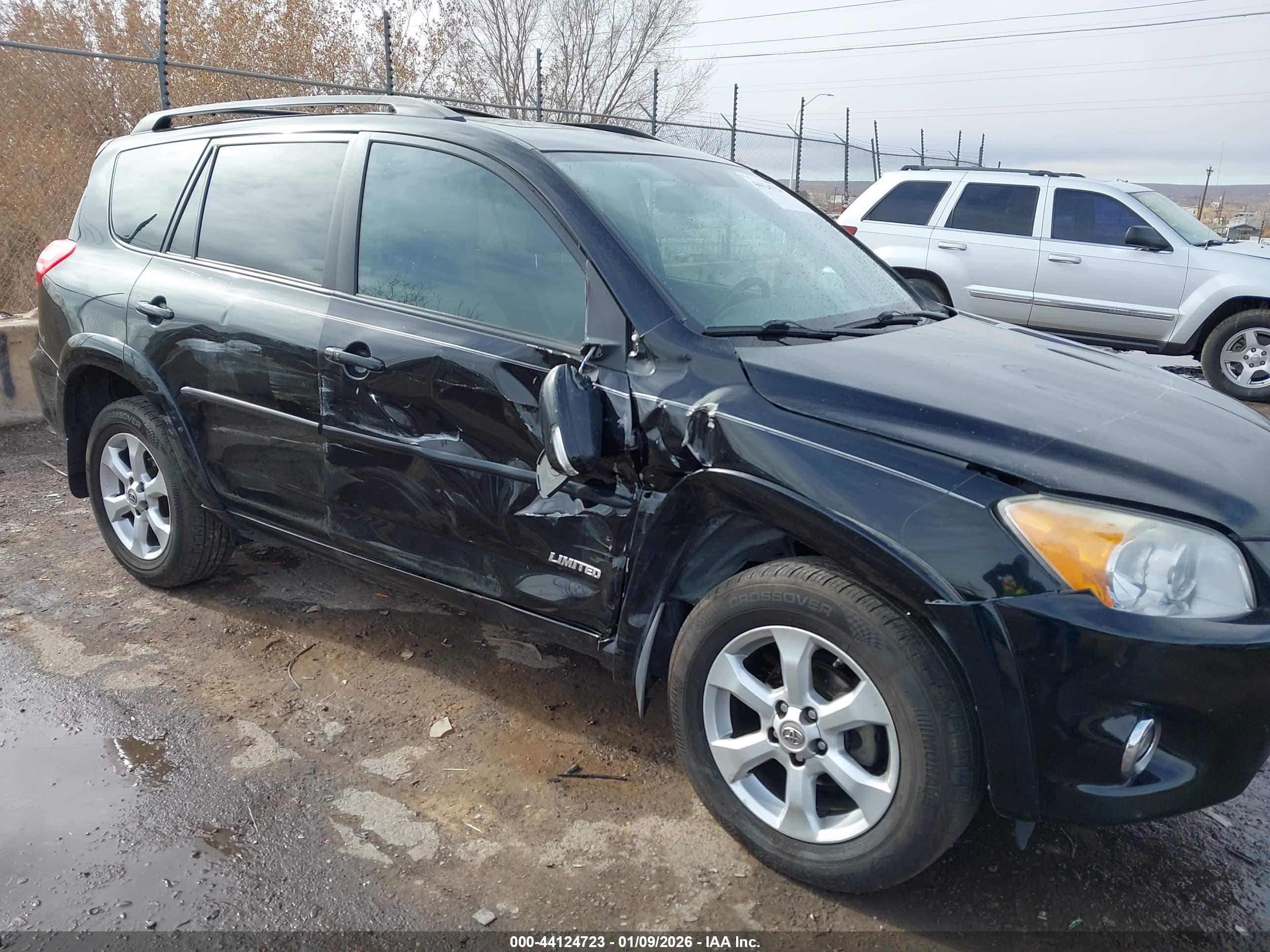 TOYOTA RAV4 image 6