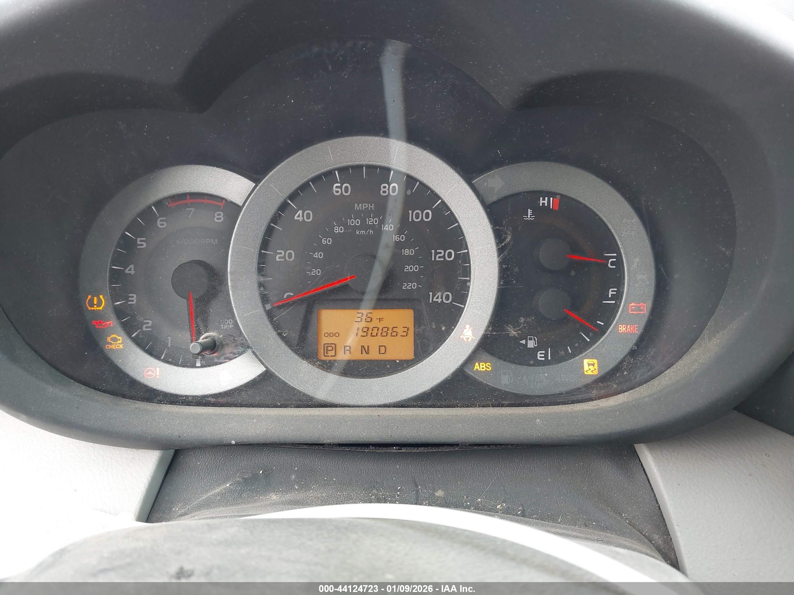 TOYOTA RAV4 image 7