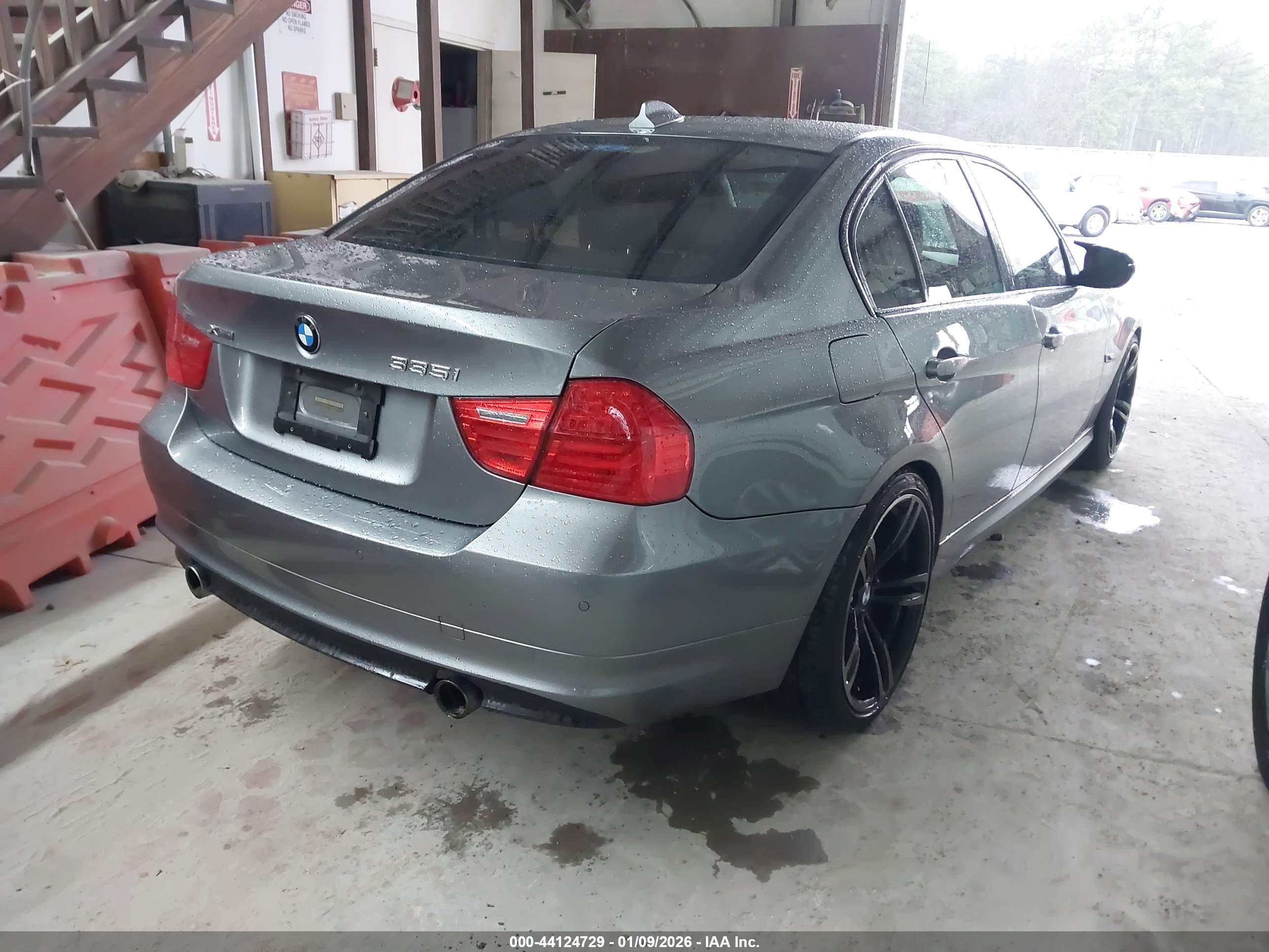 BMW 335I image 4