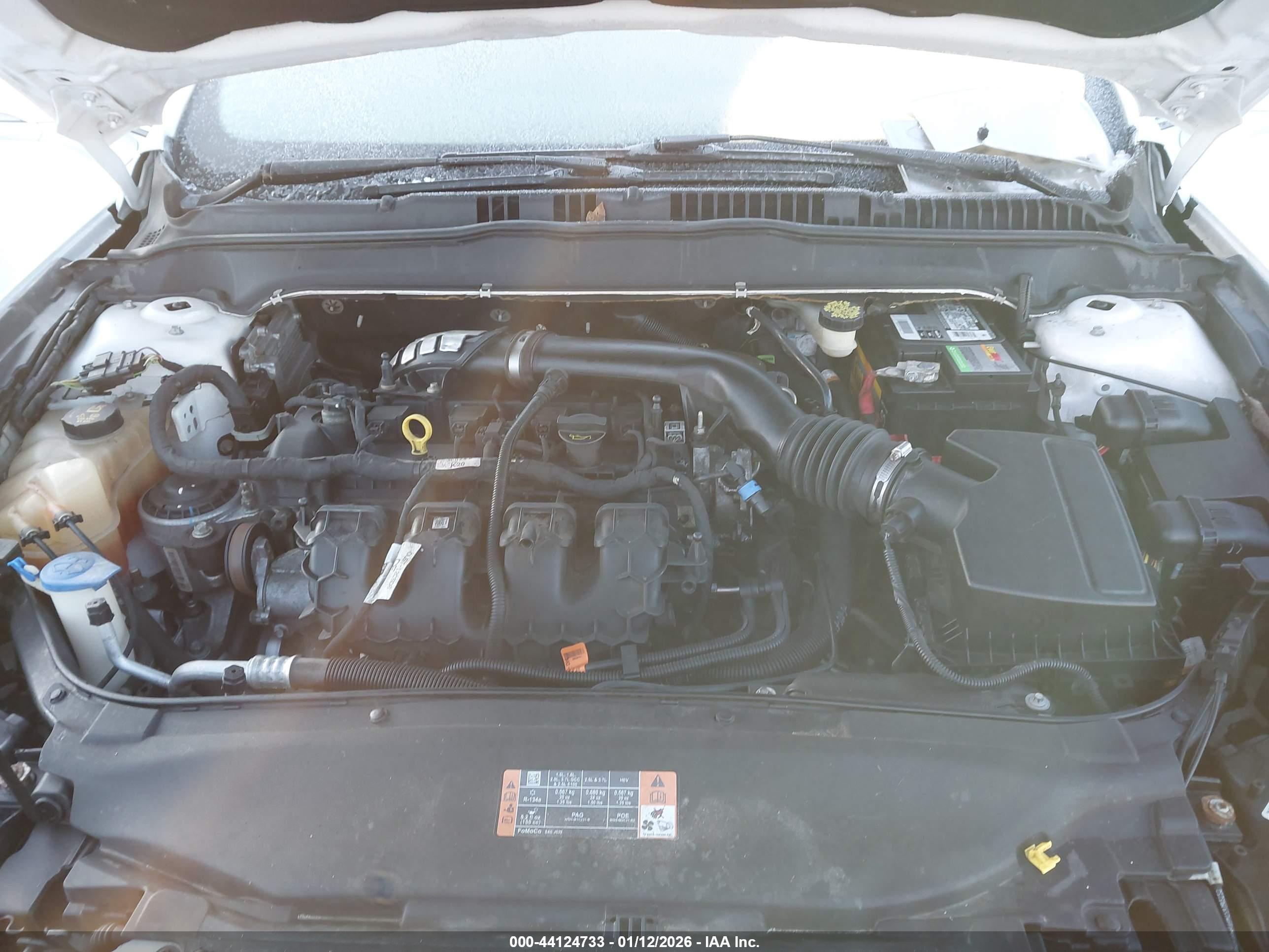 FORD FUSION image 10