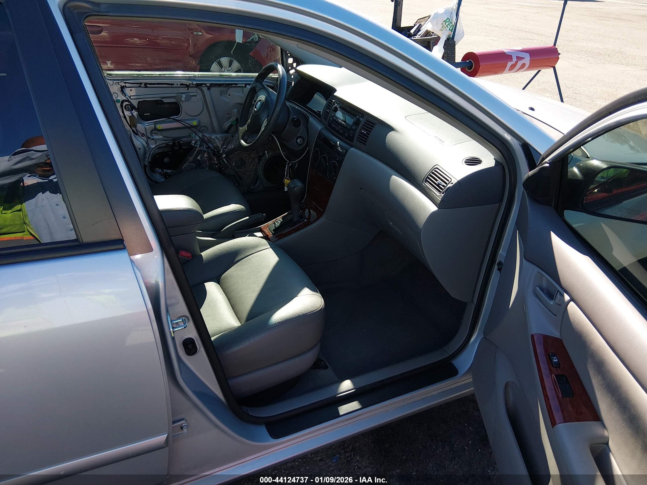 TOYOTA COROLLA image 5