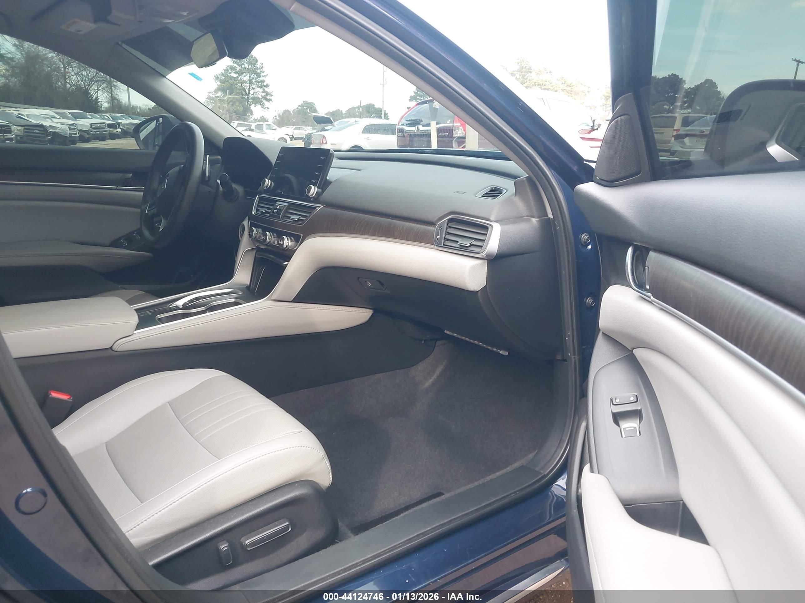 HONDA ACCORD image 5