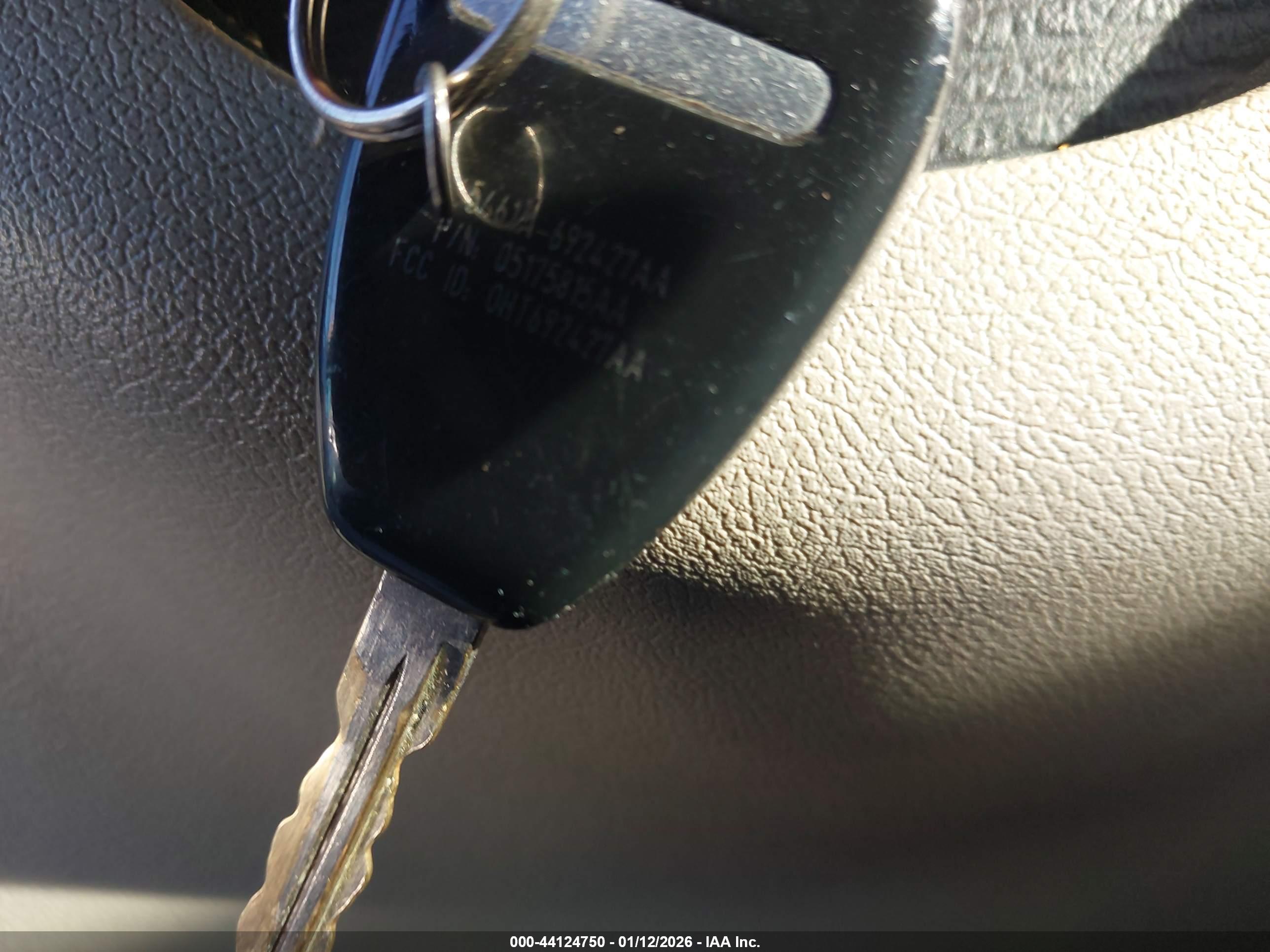 CHRYSLER 300 image 11