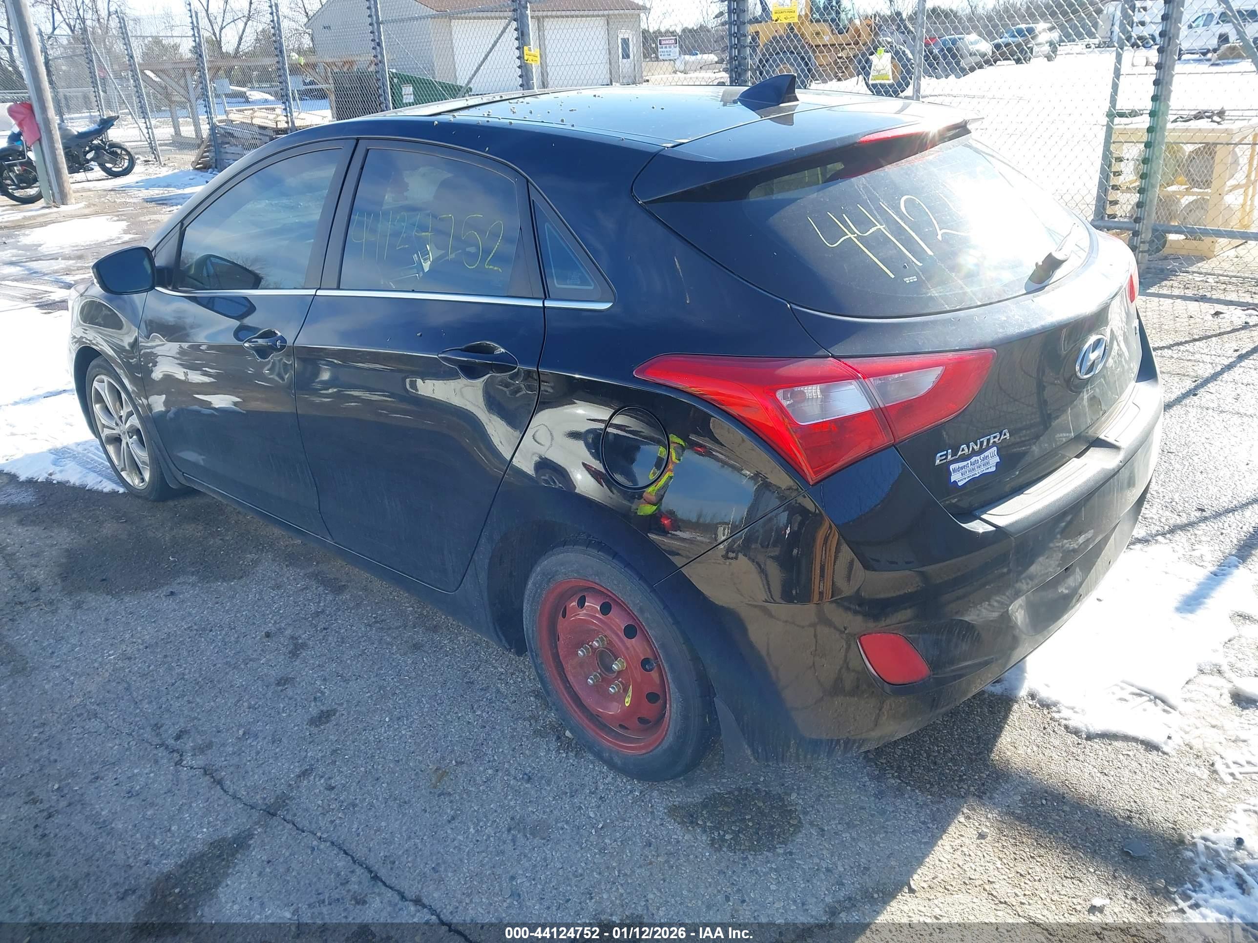 HYUNDAI ELANTRA image 3