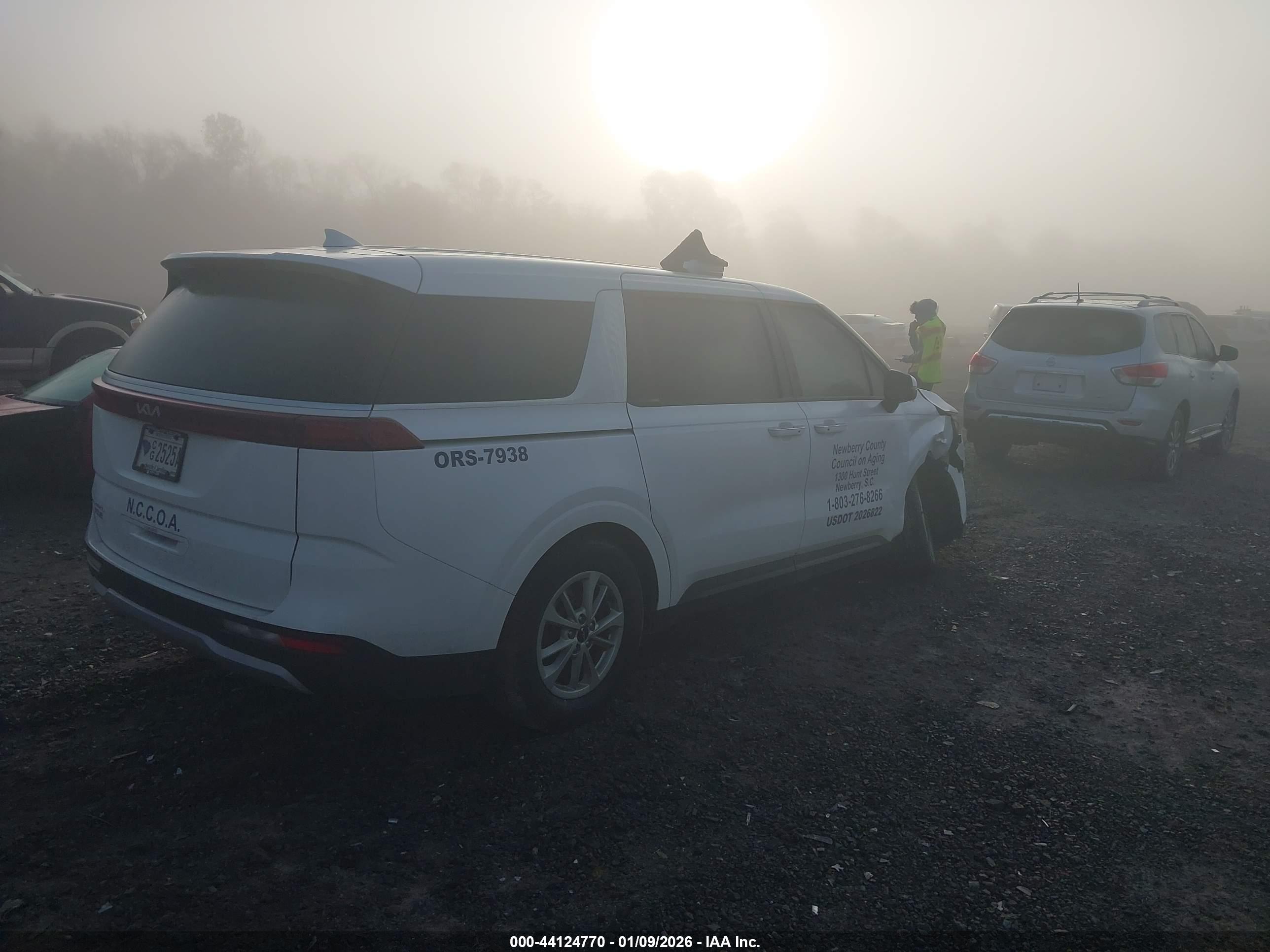 KIA CARNIVAL image 4
