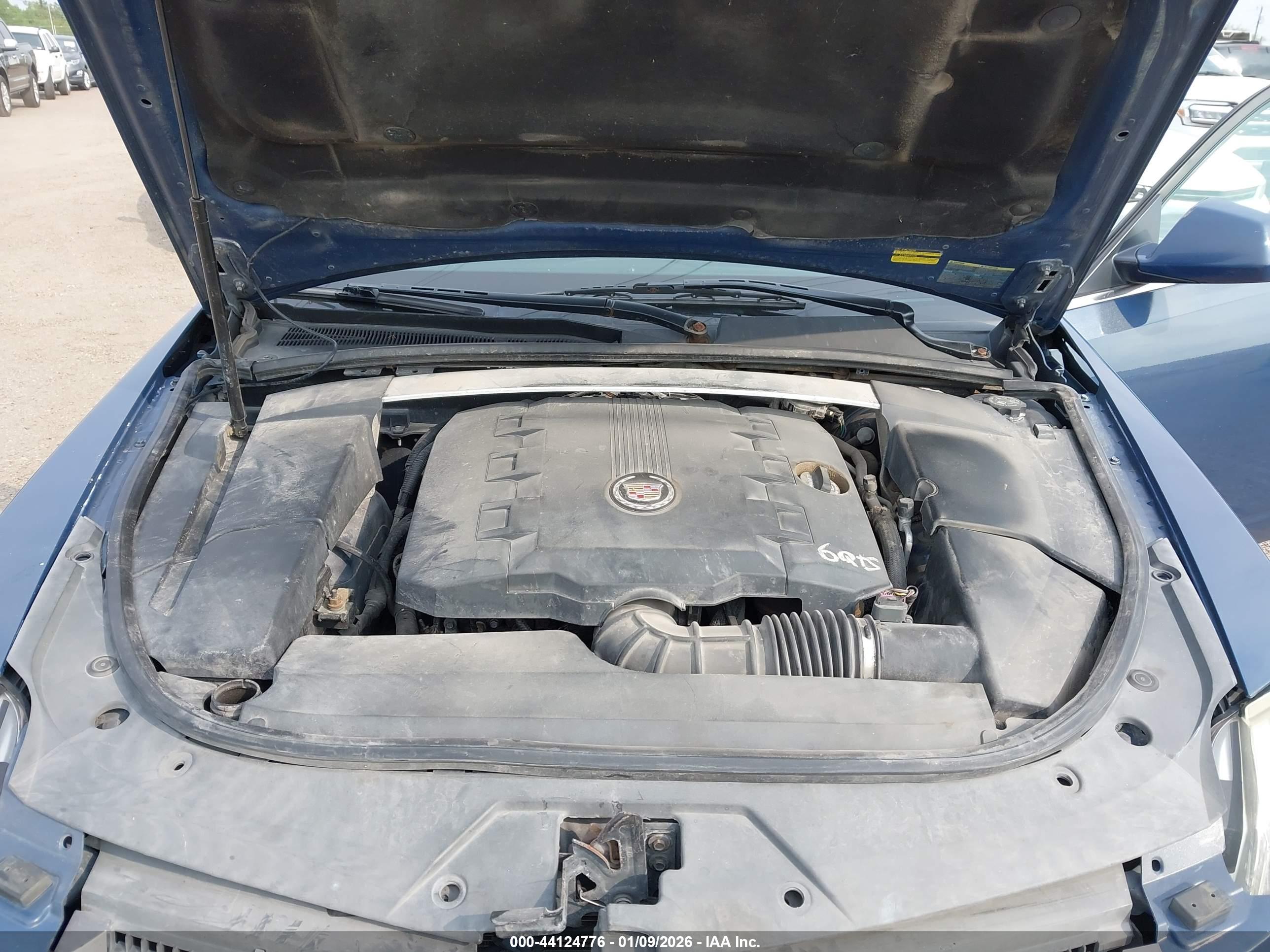 CADILLAC CTS image 10