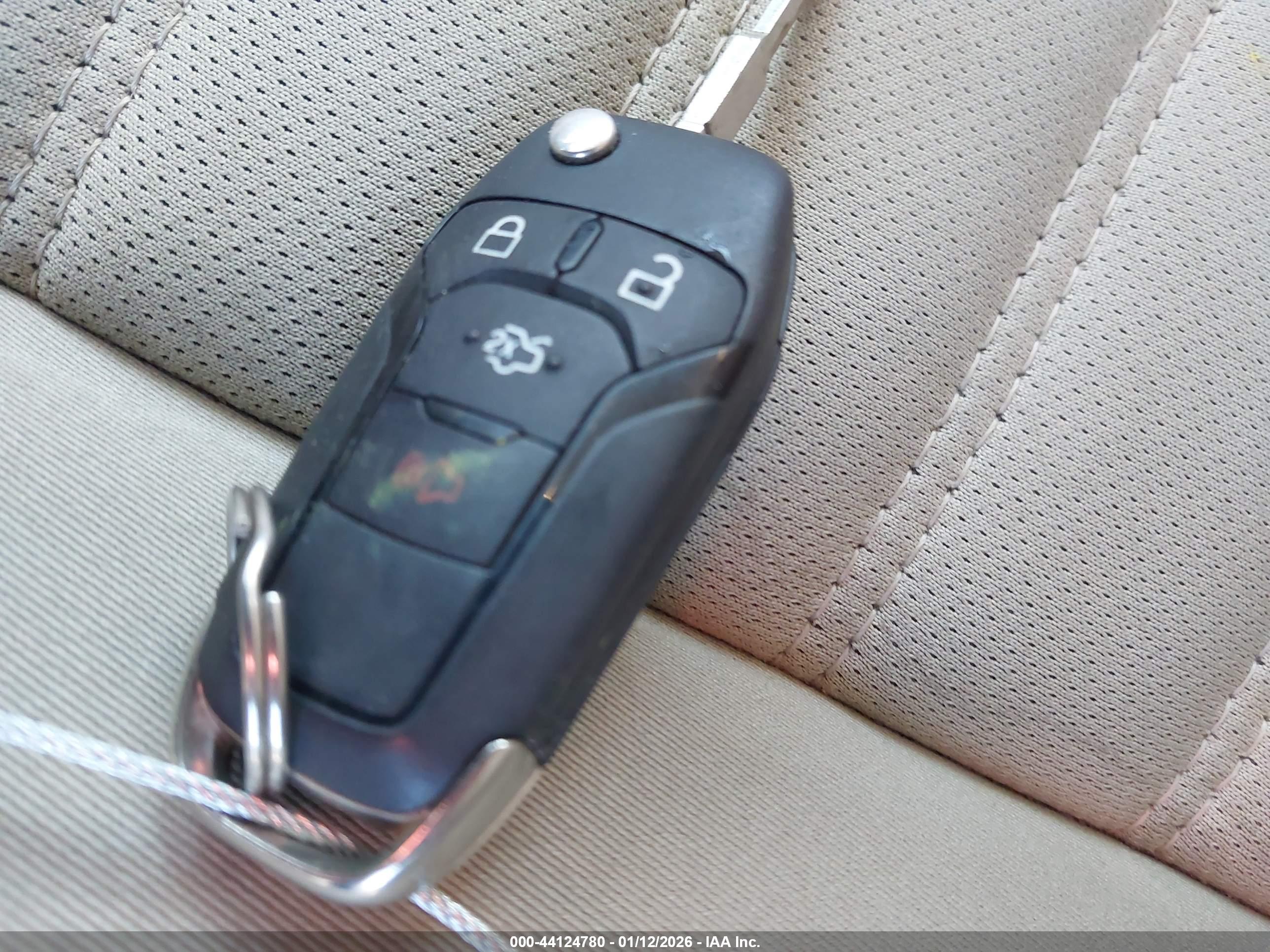 FORD FUSION image 11