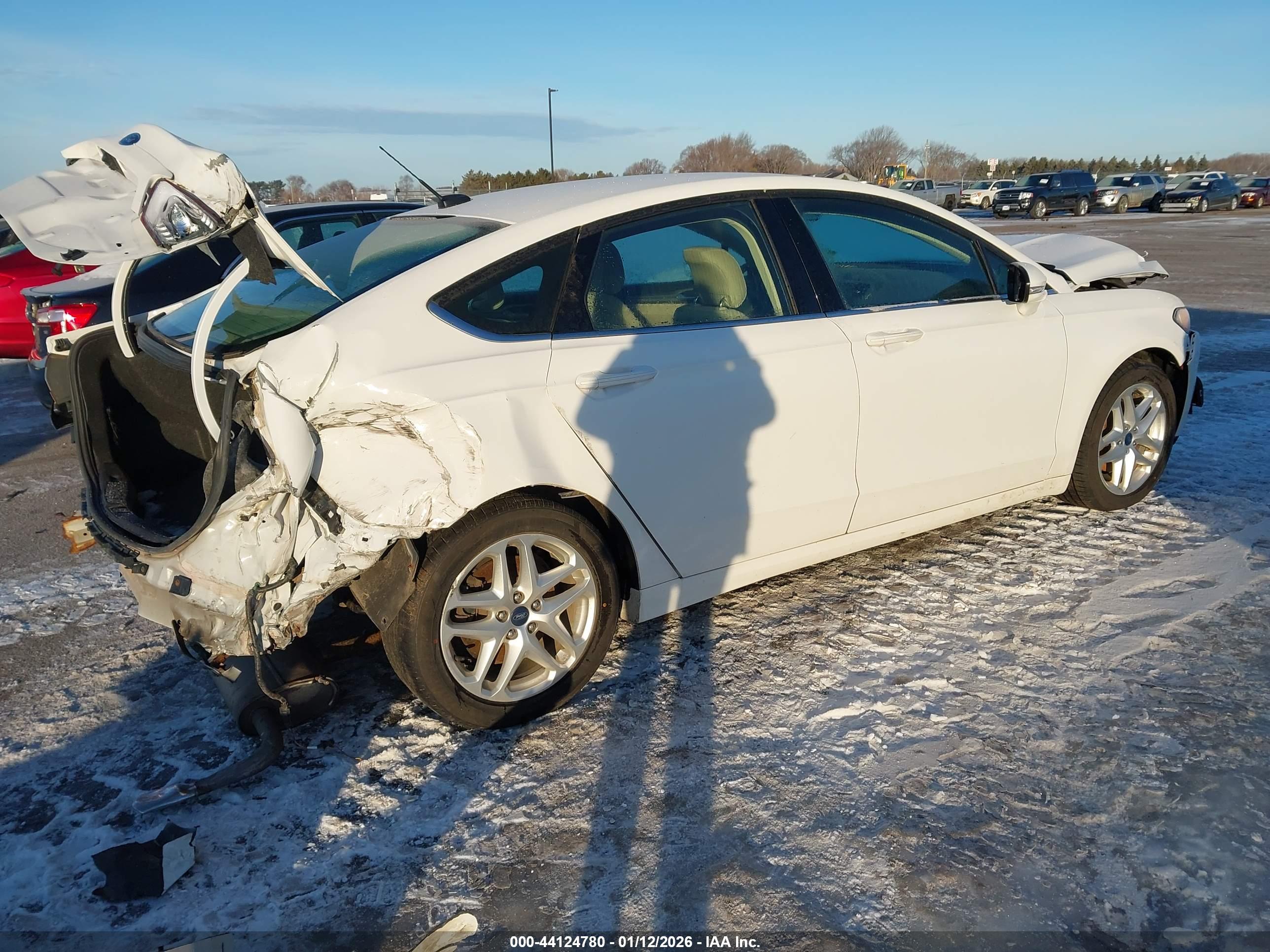 FORD FUSION image 4