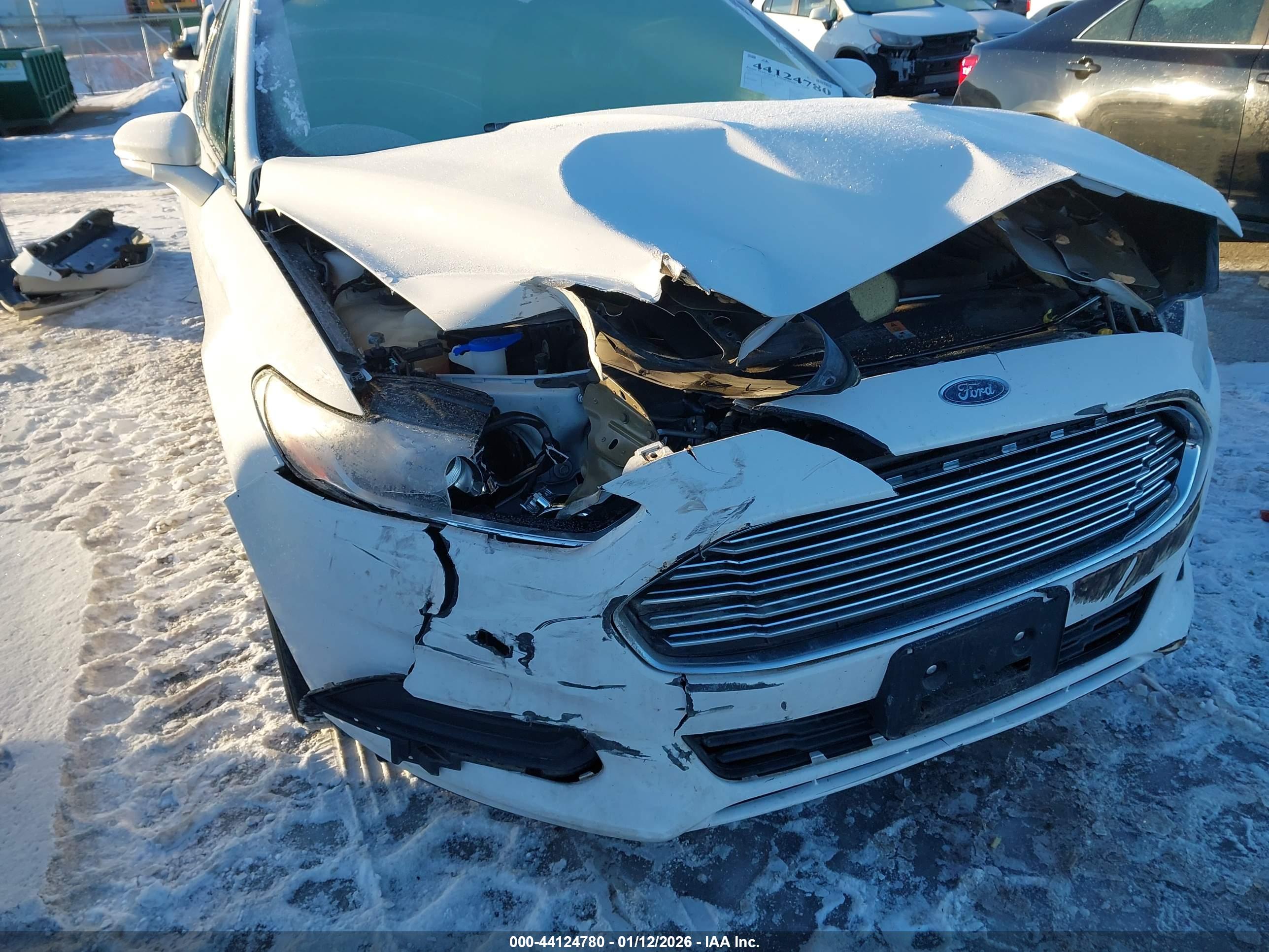 FORD FUSION image 6
