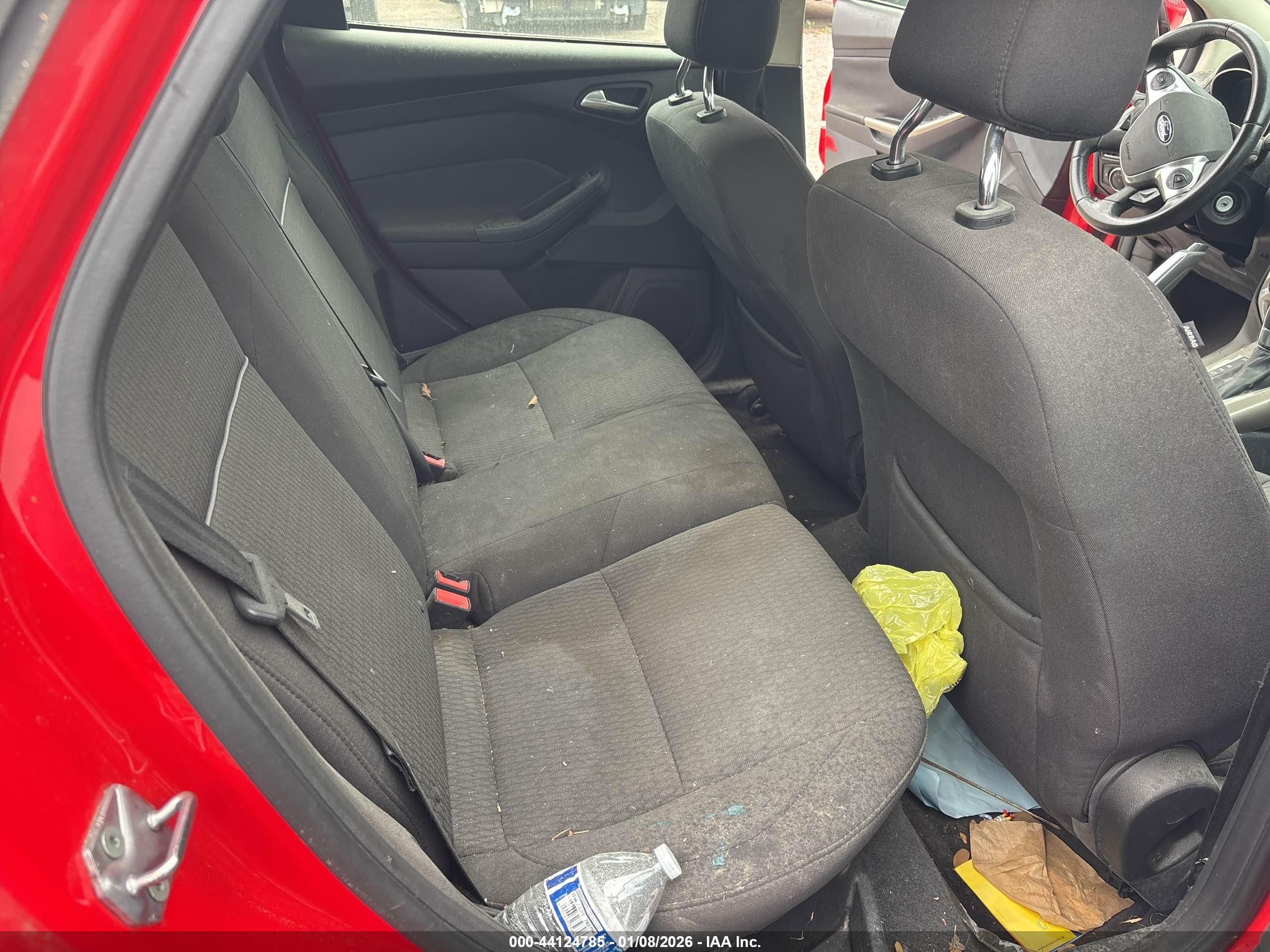 FORD FOCUS image 8
