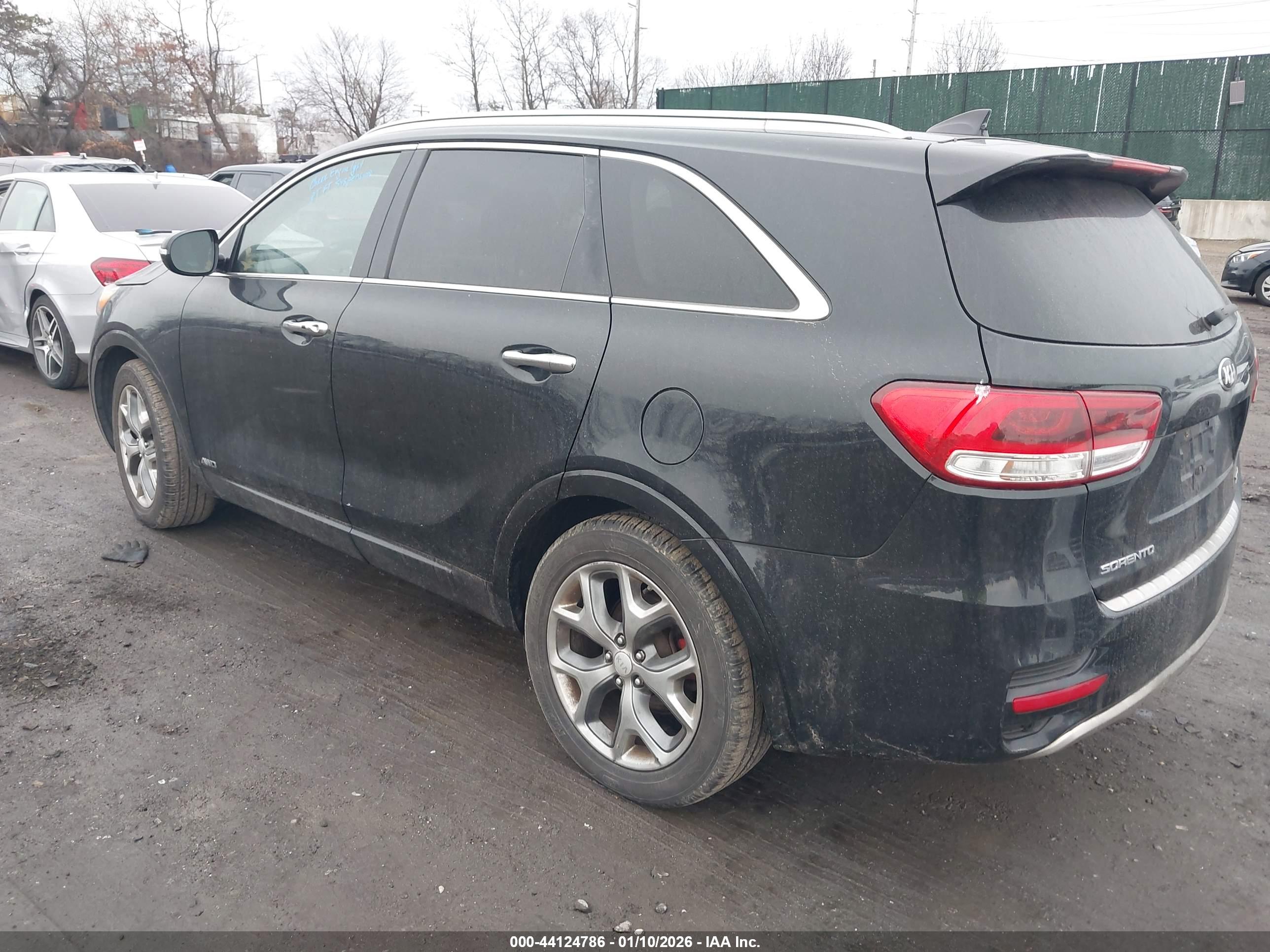 KIA SORENTO image 3