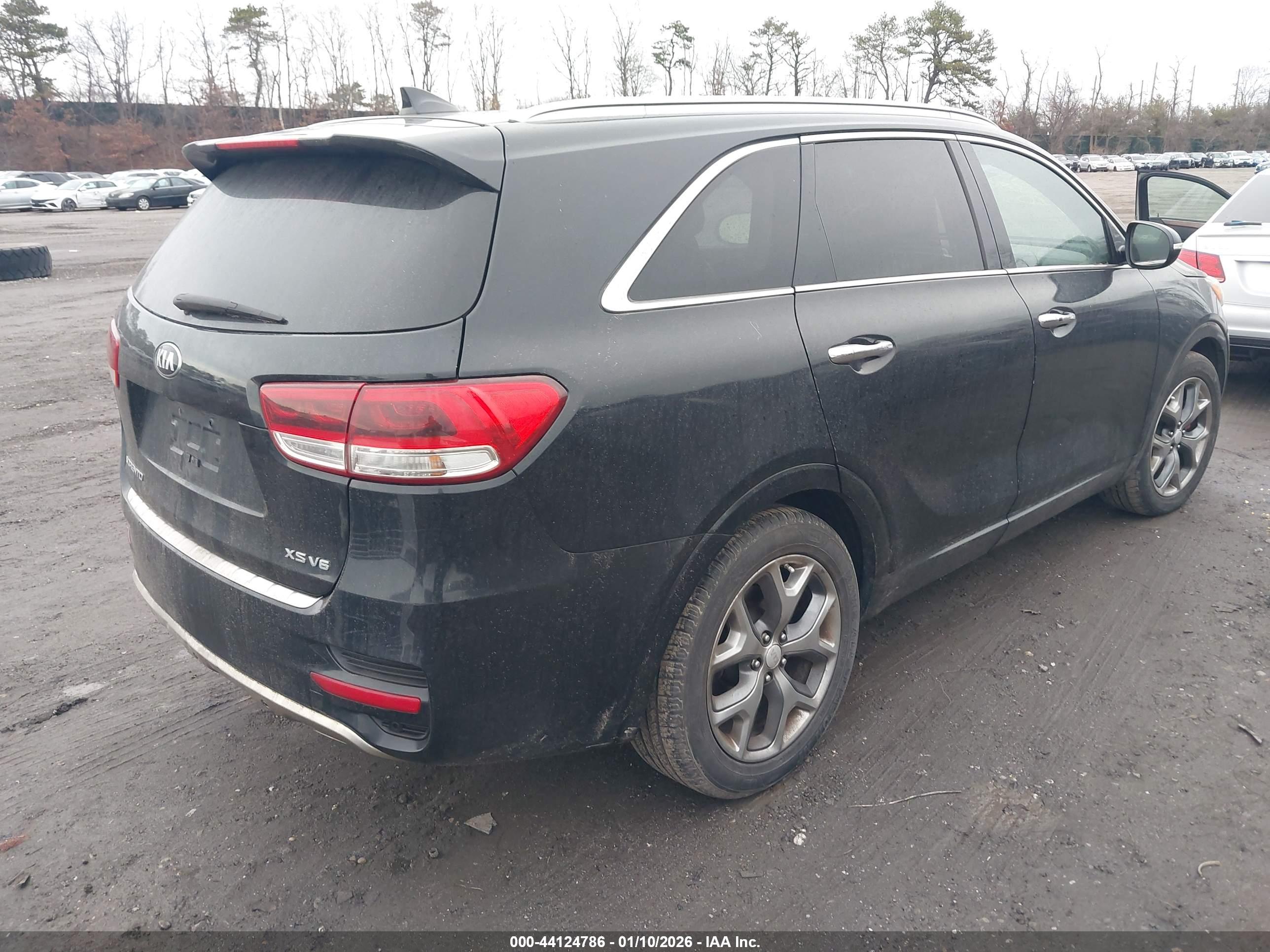 KIA SORENTO image 4