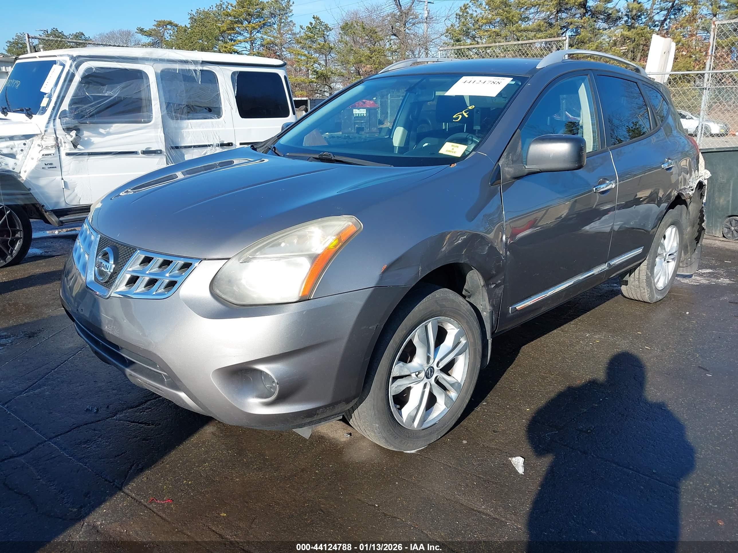NISSAN ROGUE image 2