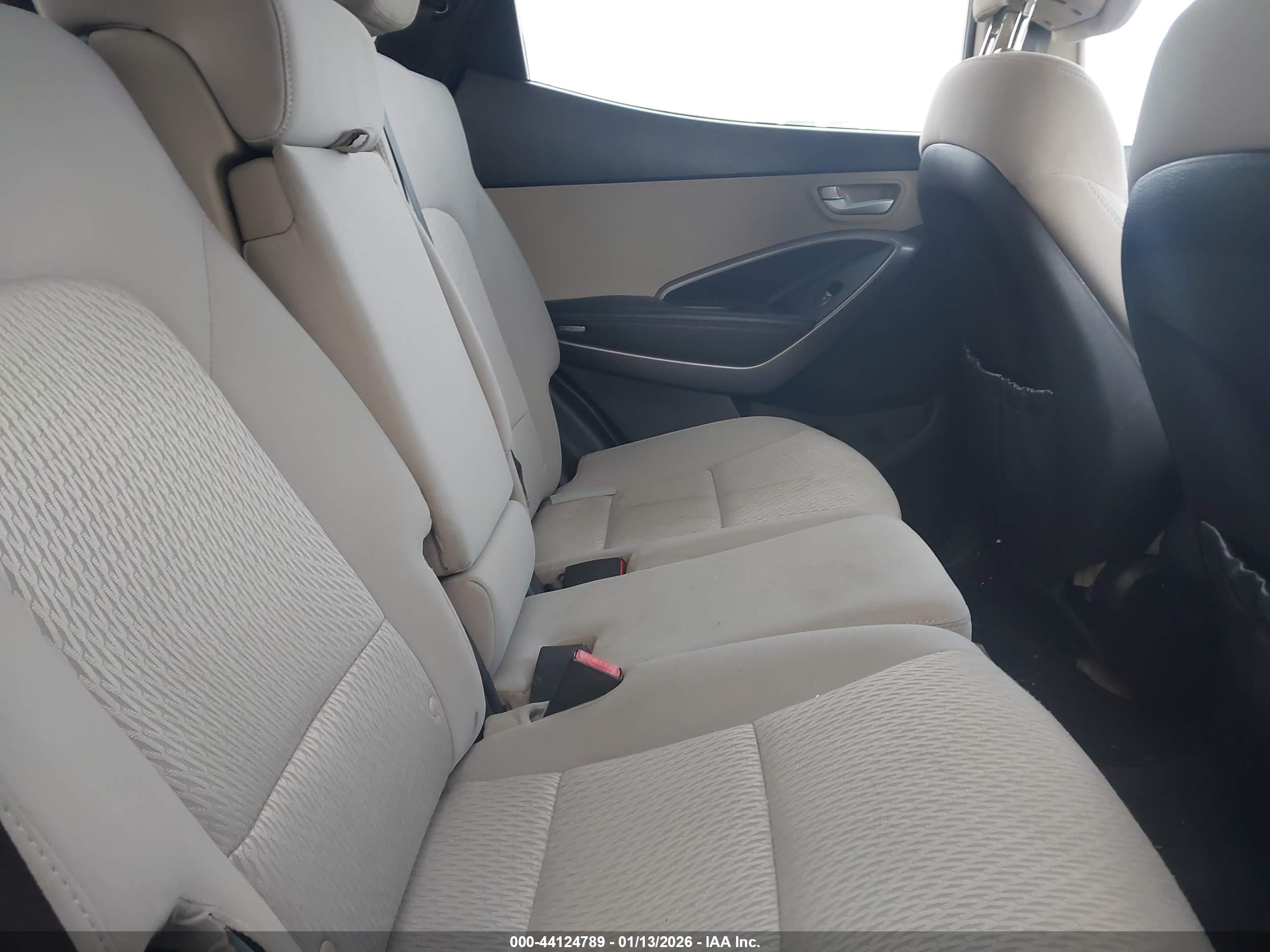 HYUNDAI SANTA image 8