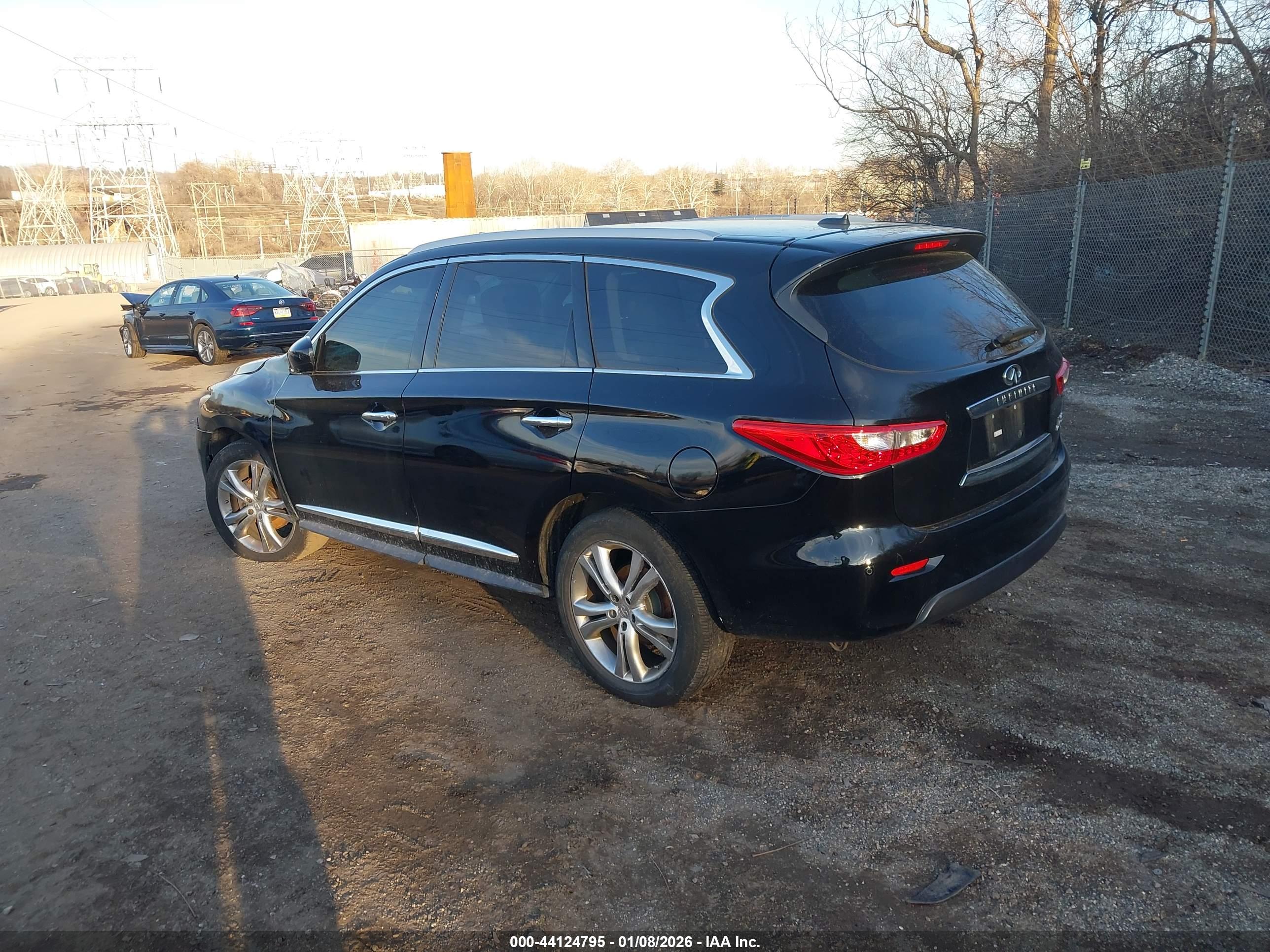 INFINITI JX35 image 3