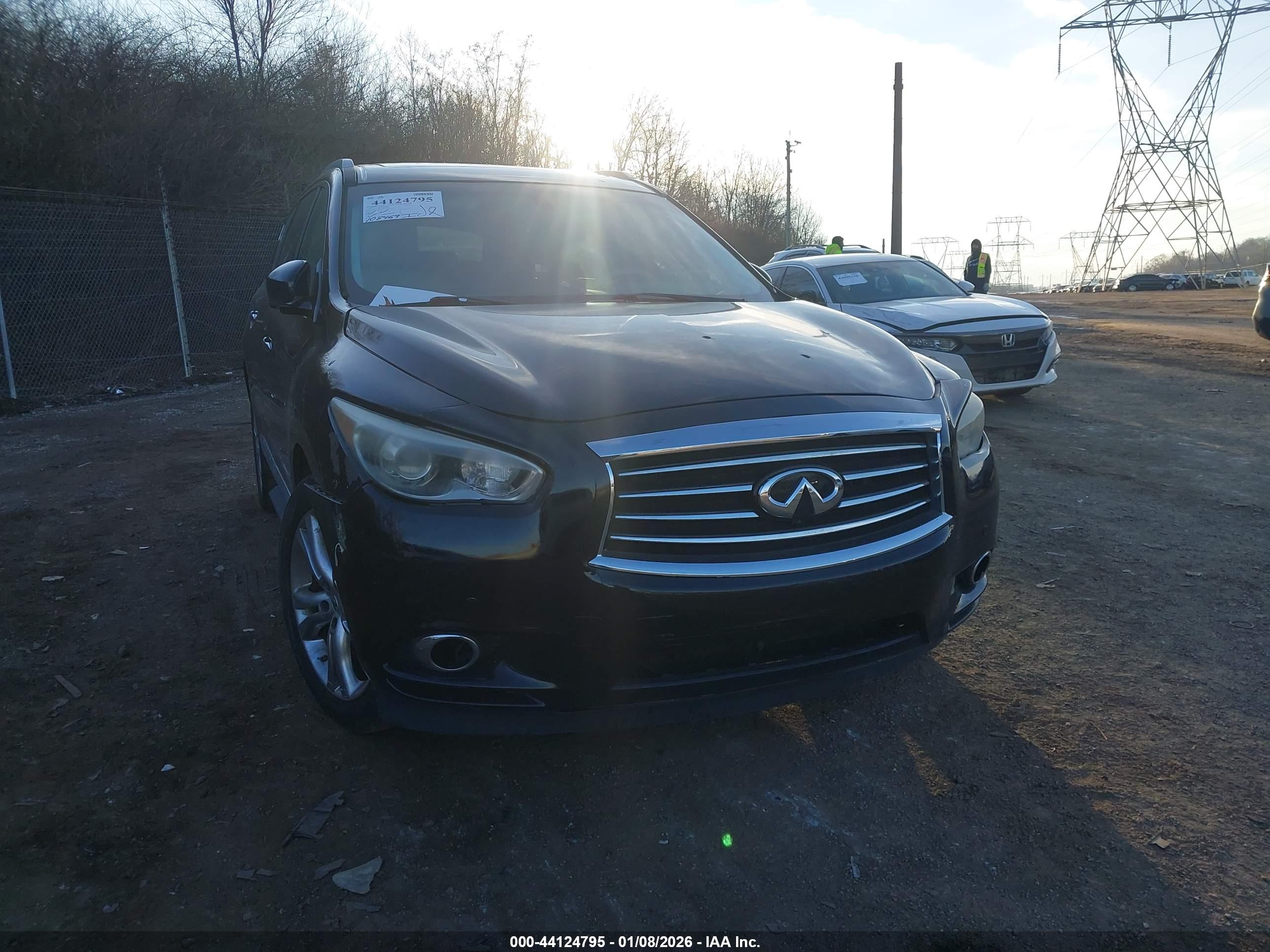 INFINITI JX35 image 6