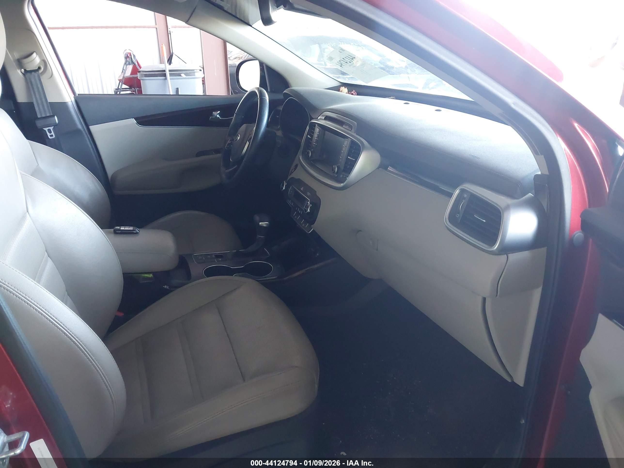 KIA SORENTO image 5