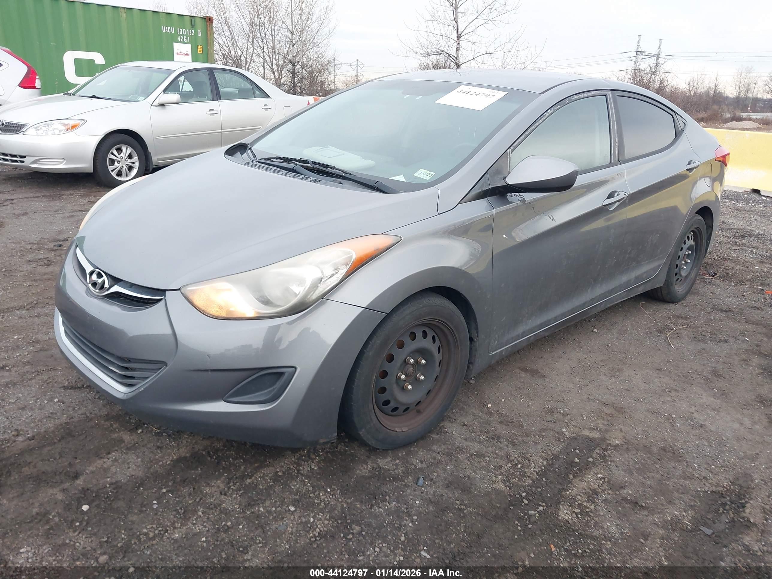 HYUNDAI ELANTRA image 2