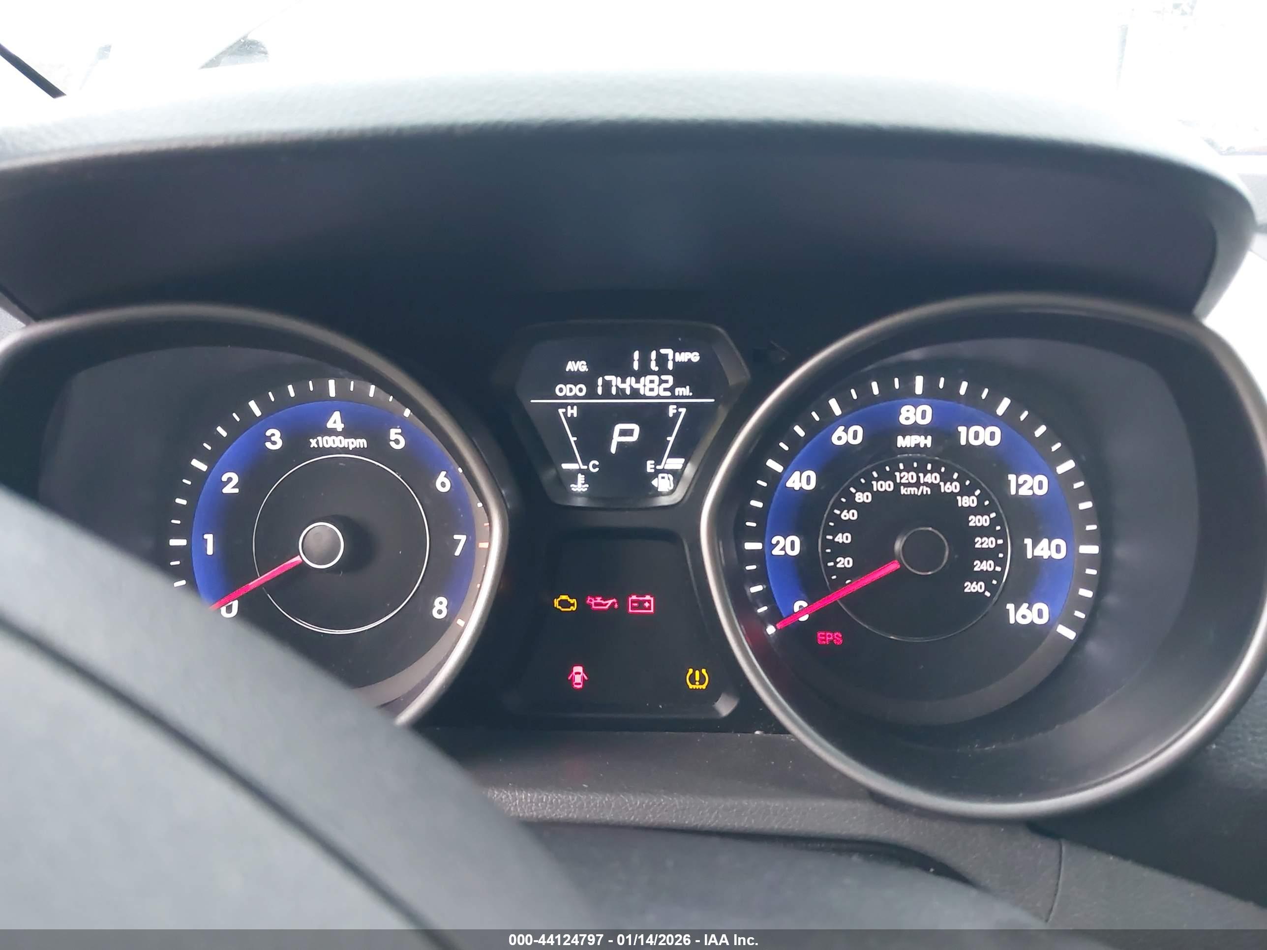 HYUNDAI ELANTRA image 7