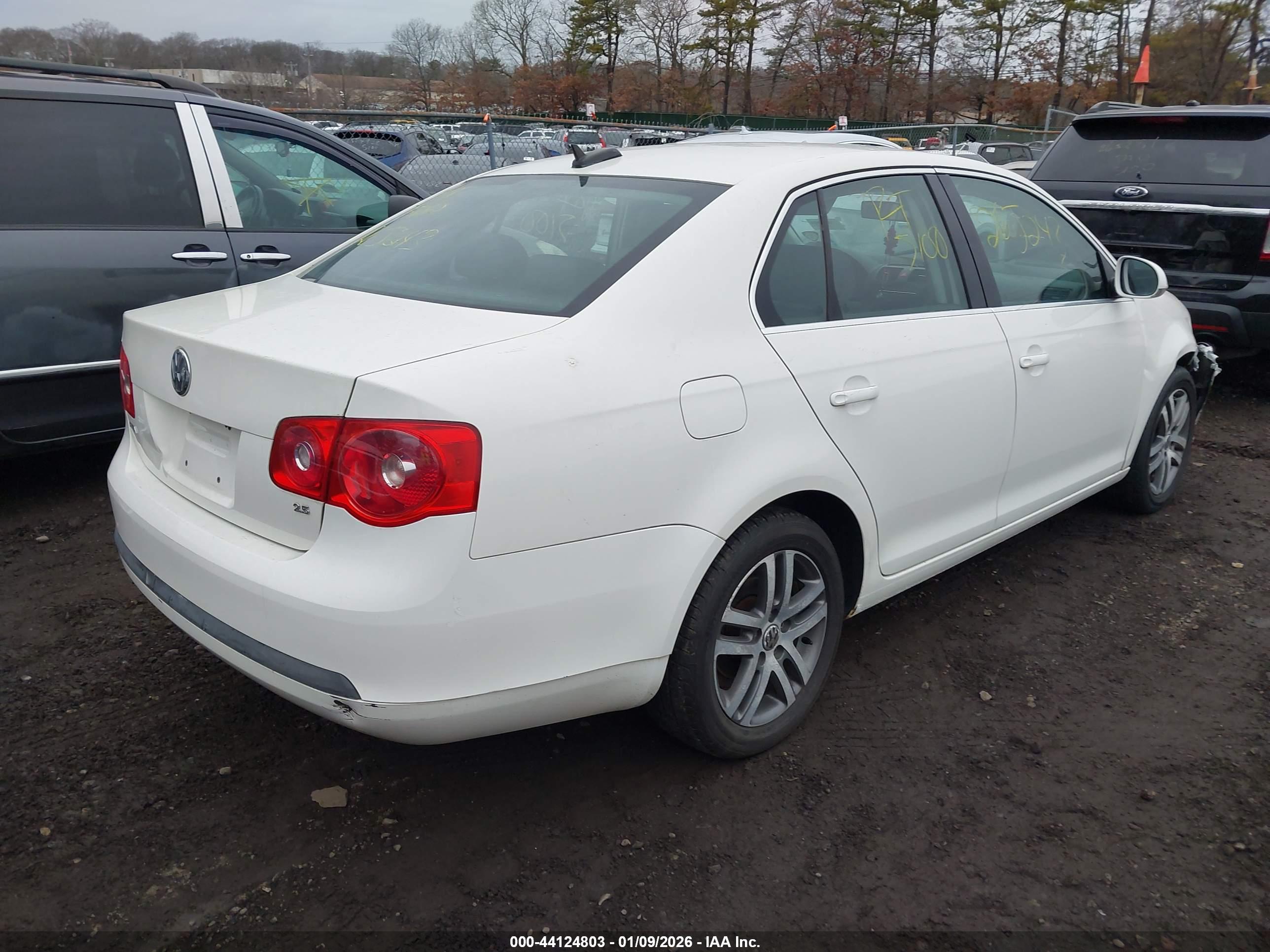 VOLKSWAGEN JETTA image 4