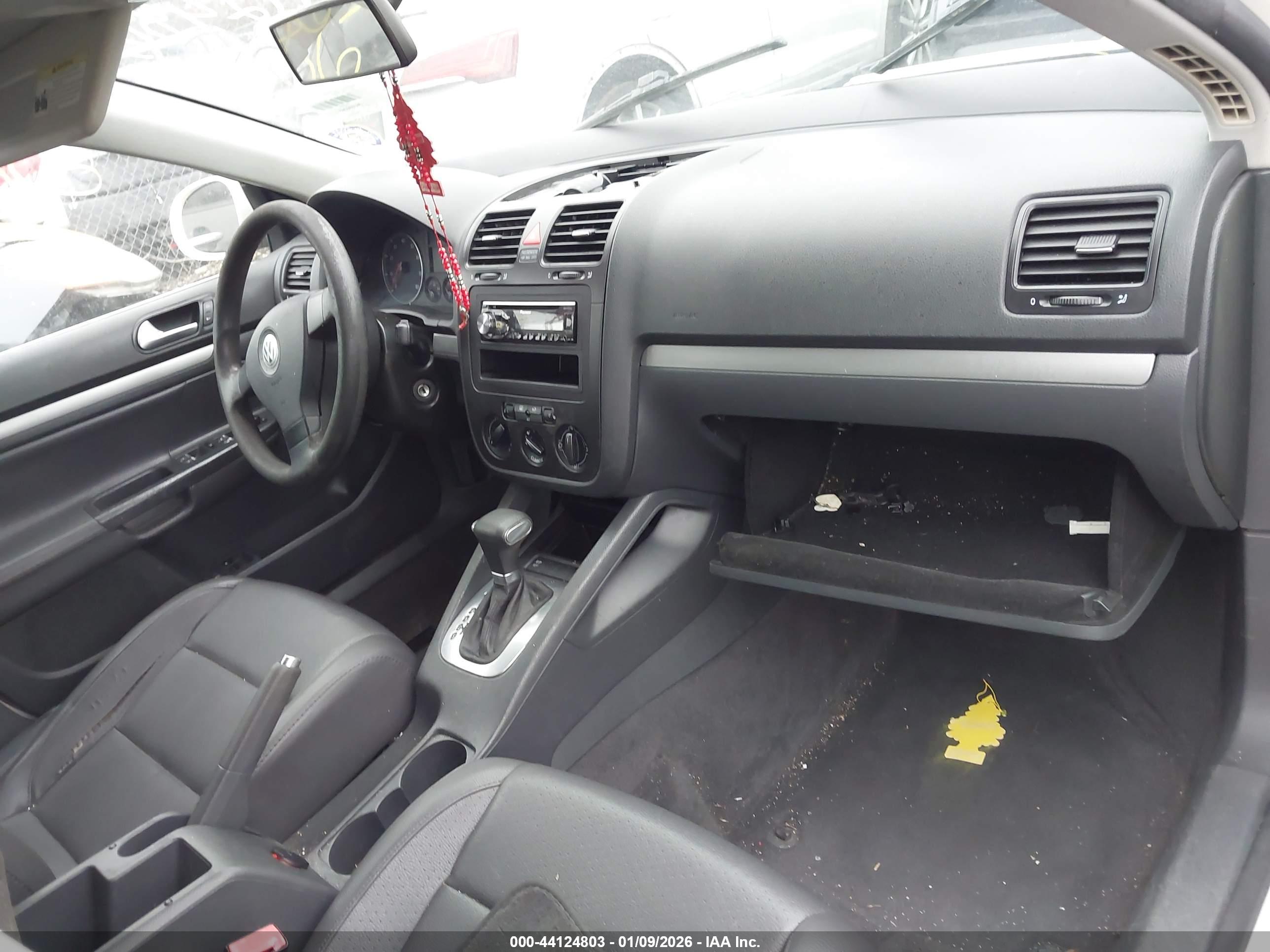 VOLKSWAGEN JETTA image 5
