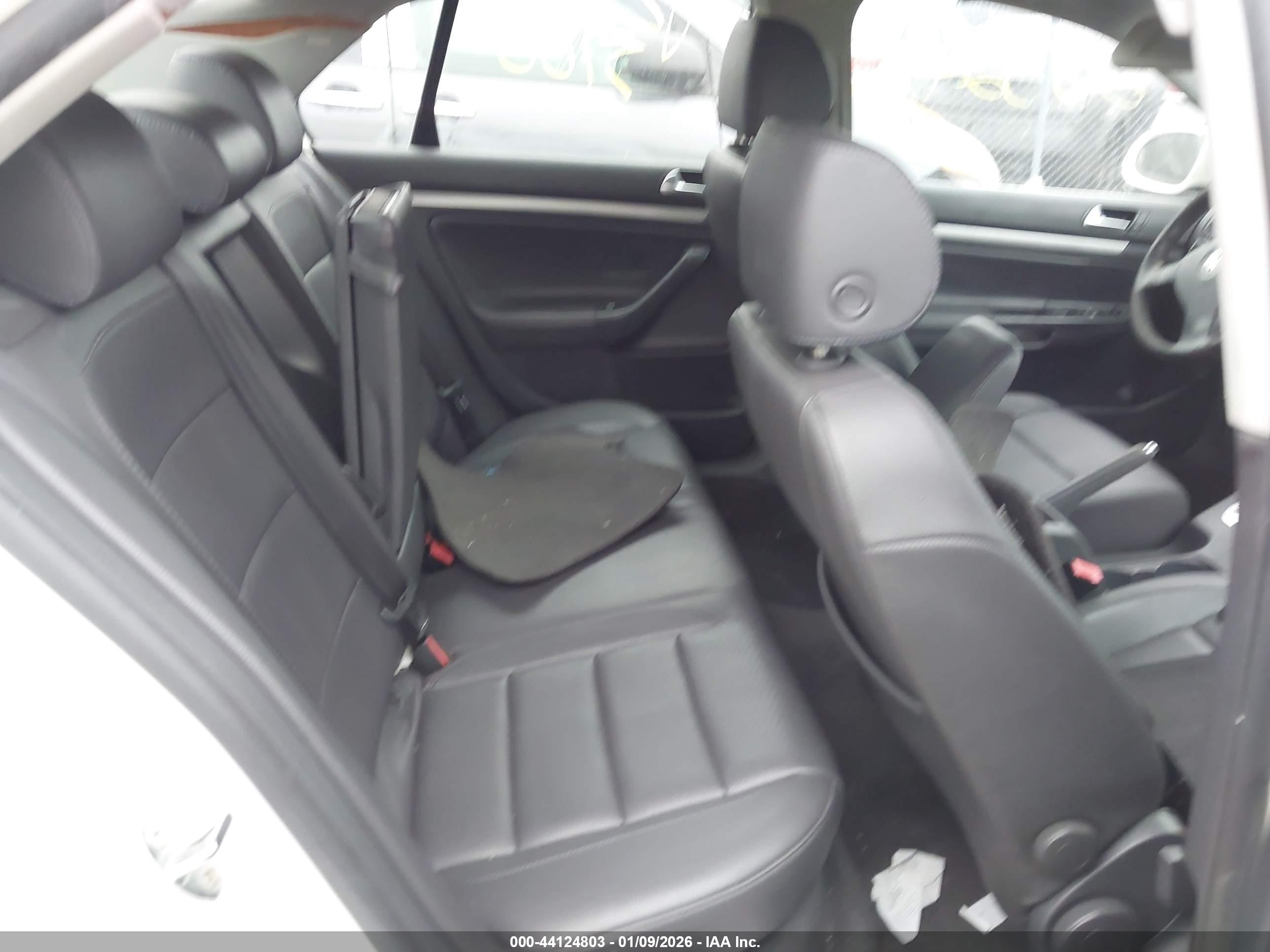 VOLKSWAGEN JETTA image 8
