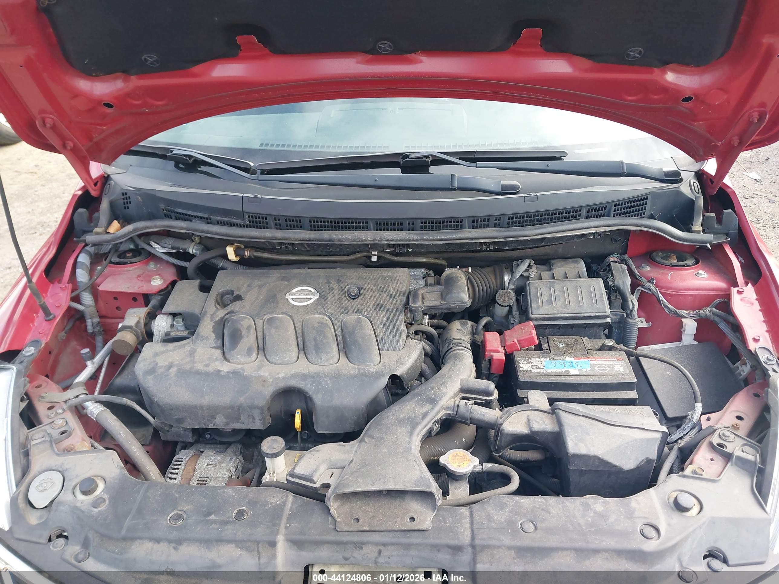 NISSAN VERSA image 10