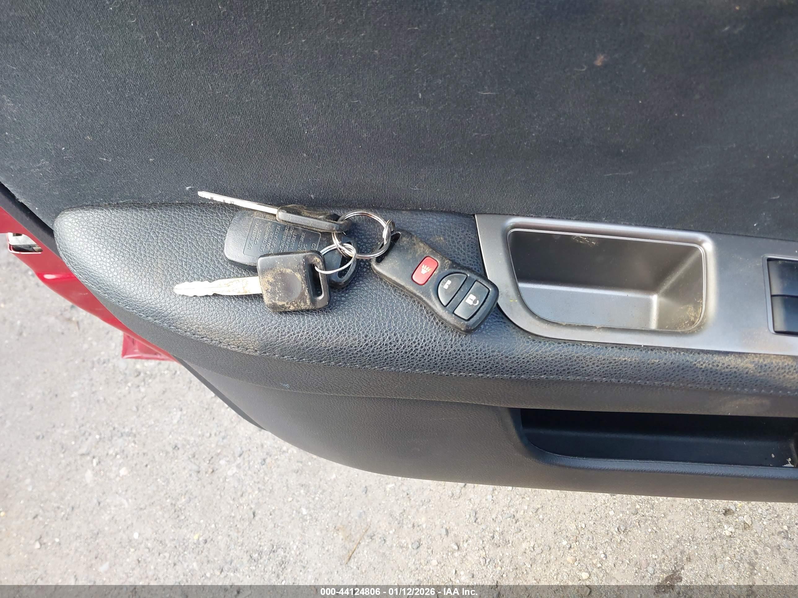 NISSAN VERSA image 11