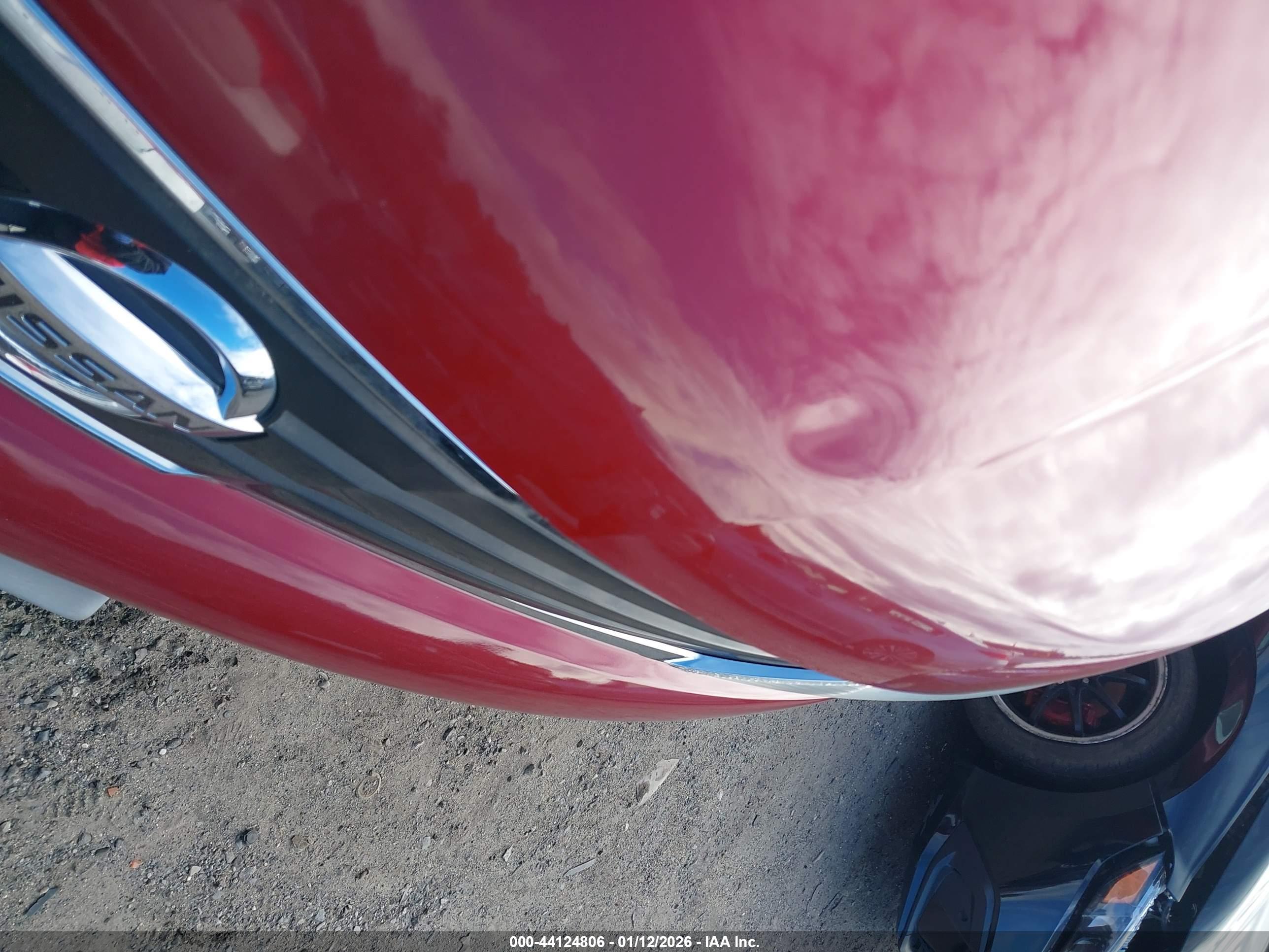 NISSAN VERSA image 6