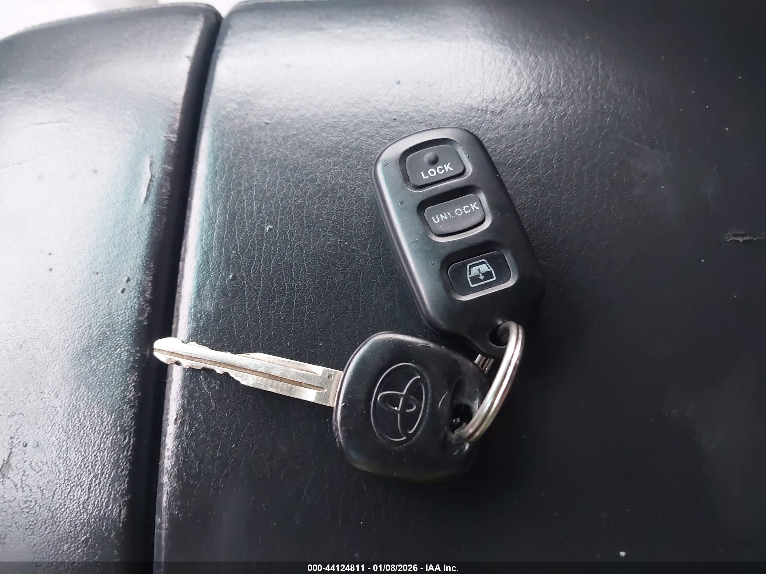 TOYOTA 4RUNNER image 11