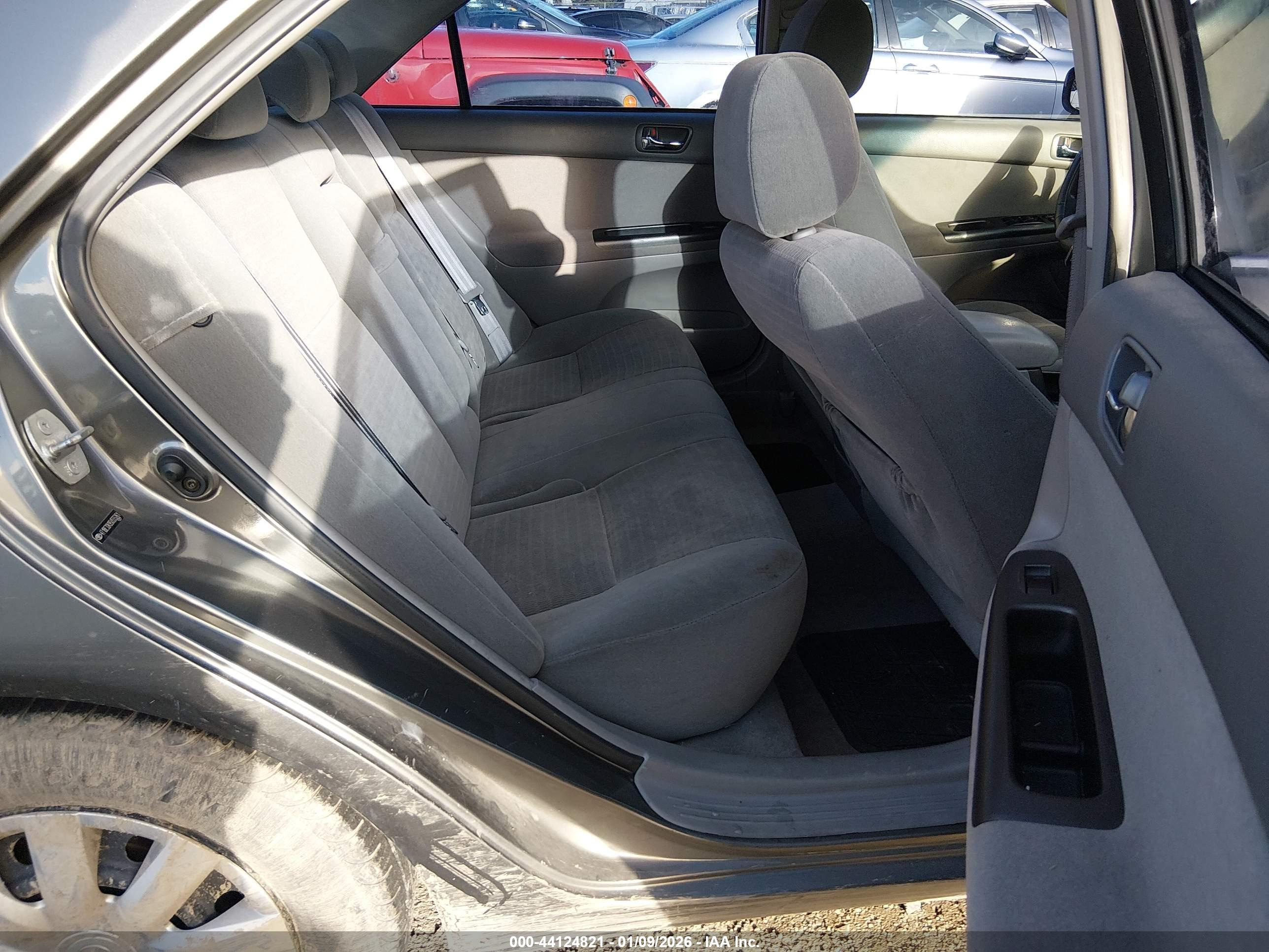 TOYOTA CAMRY image 8