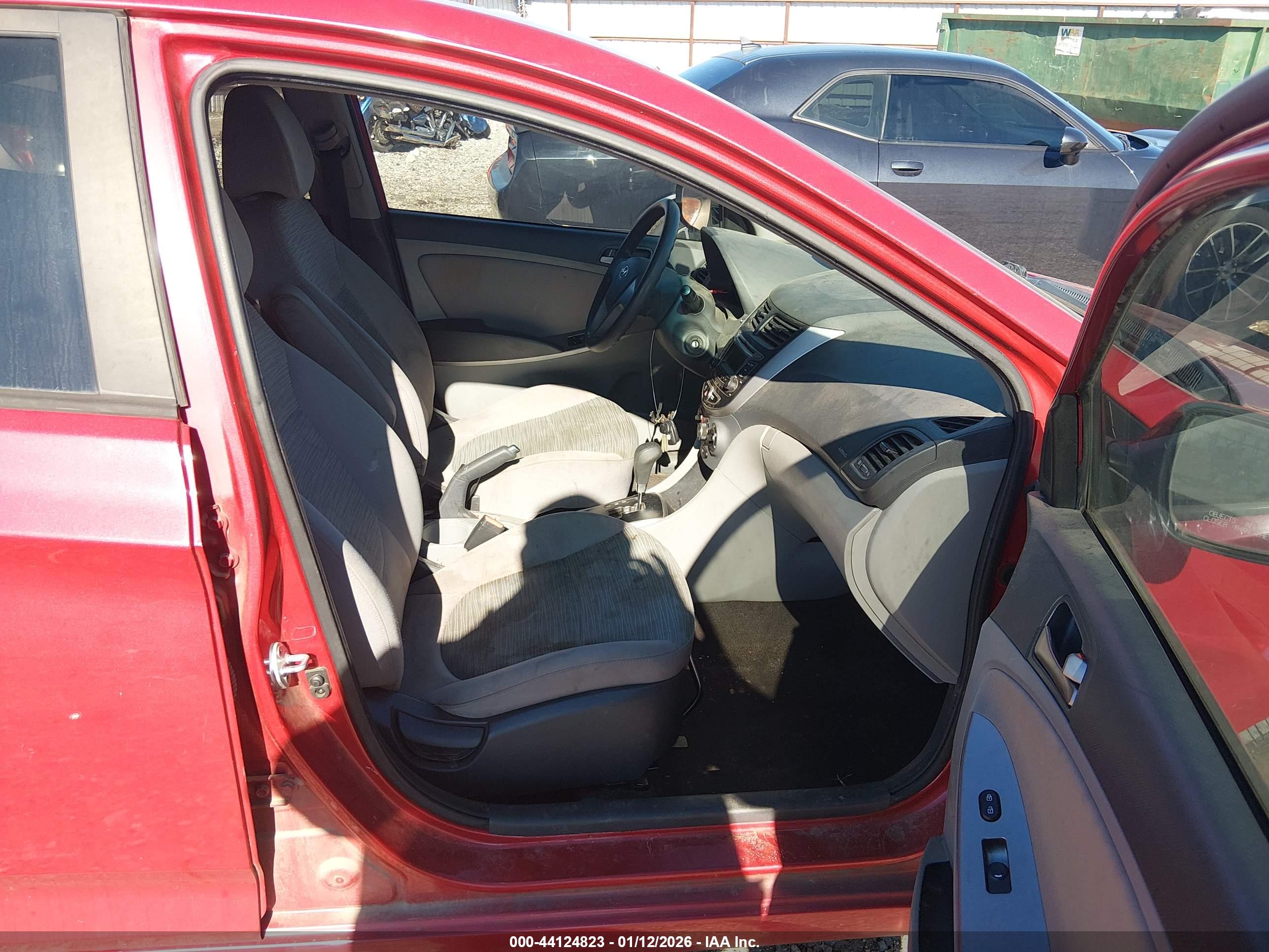 HYUNDAI ACCENT image 5