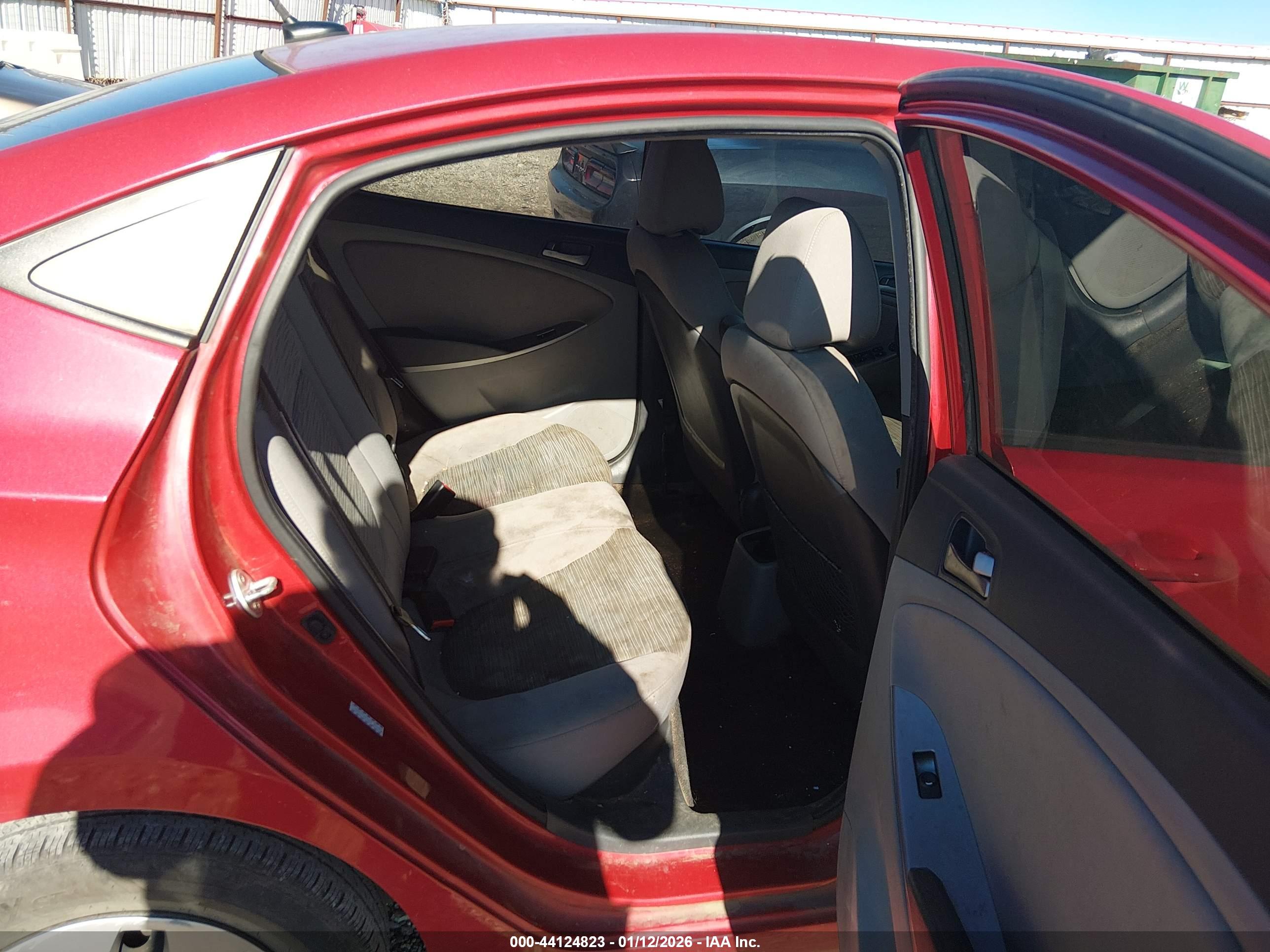HYUNDAI ACCENT image 8