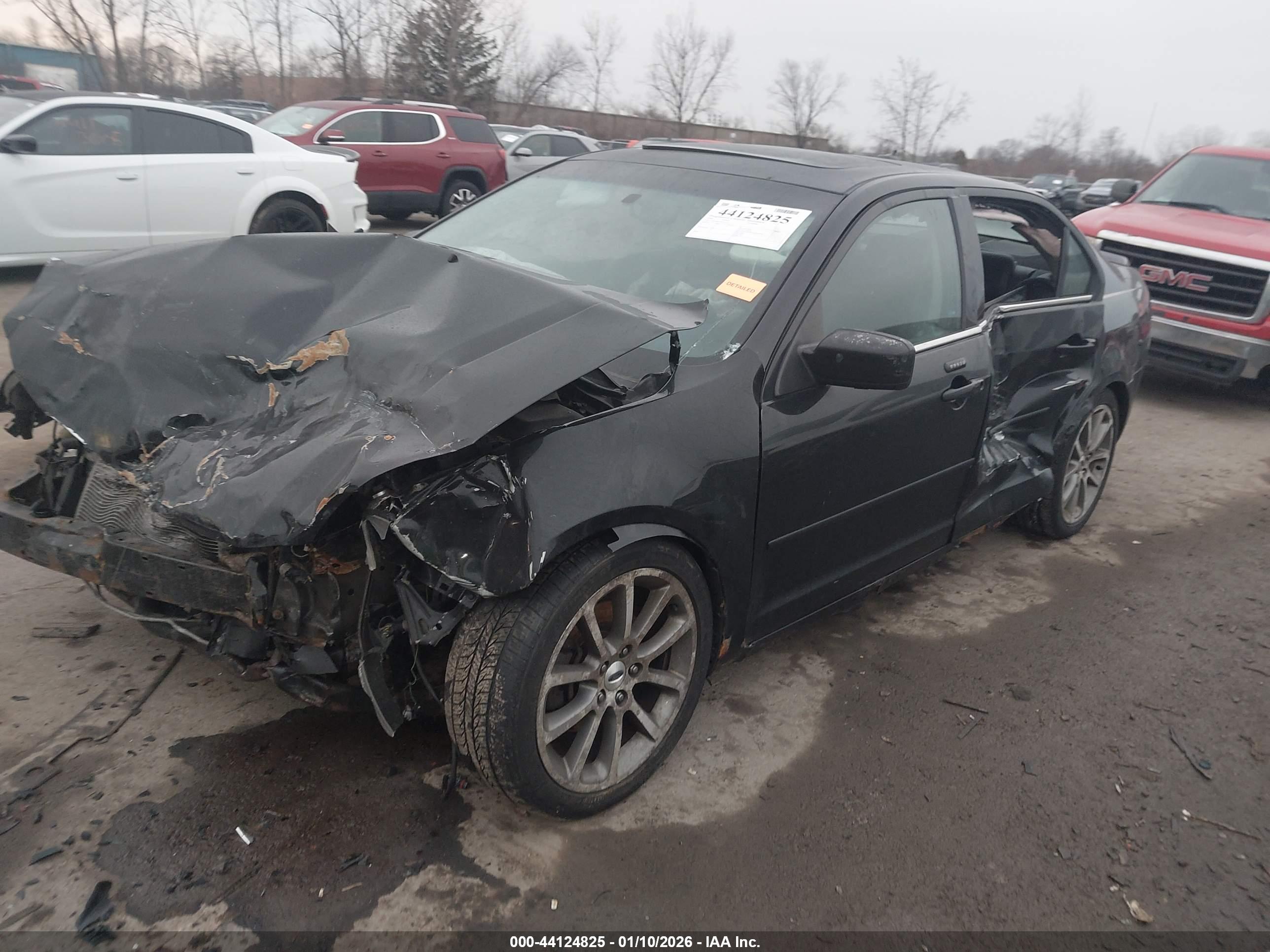 FORD FUSION image 2