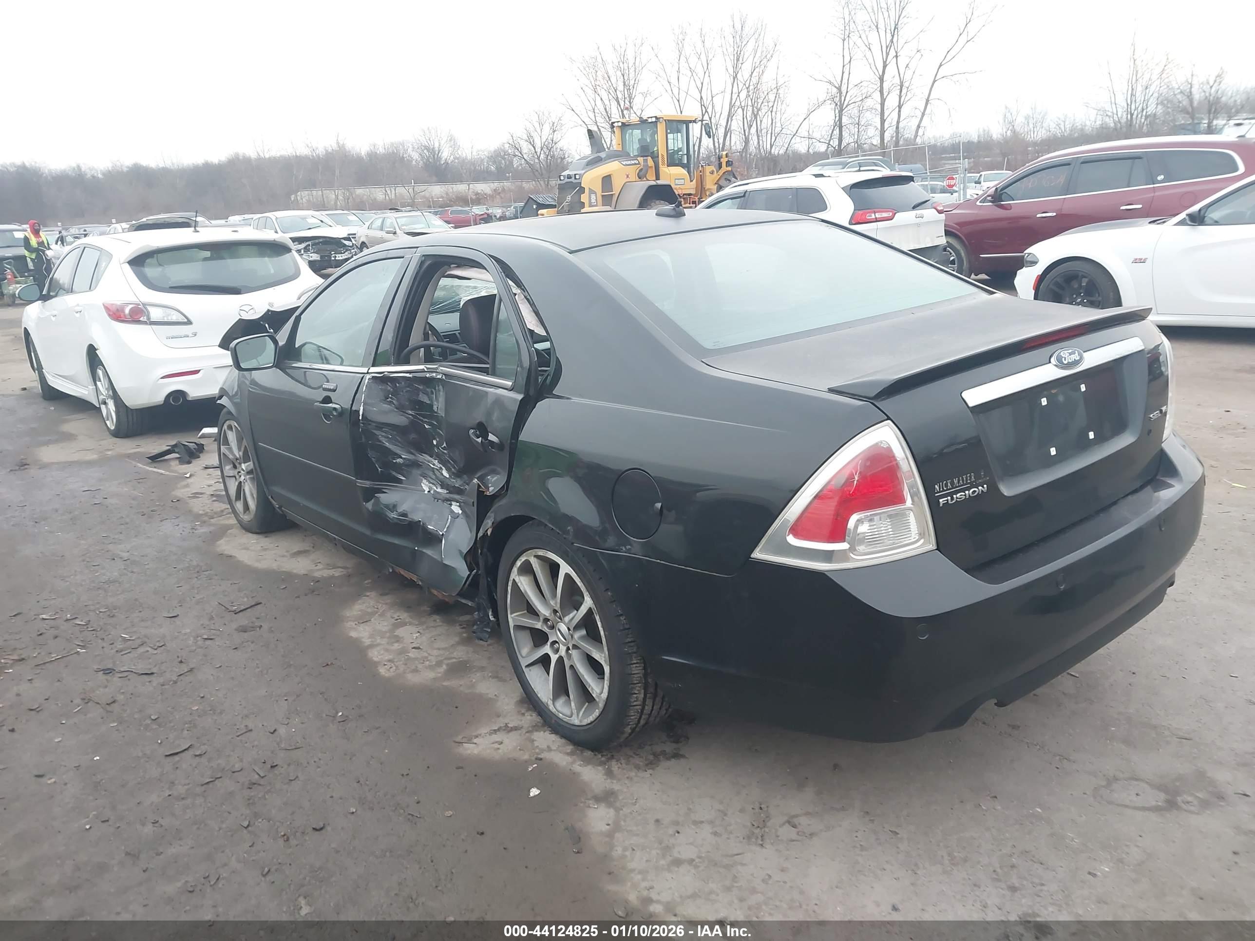 FORD FUSION image 3