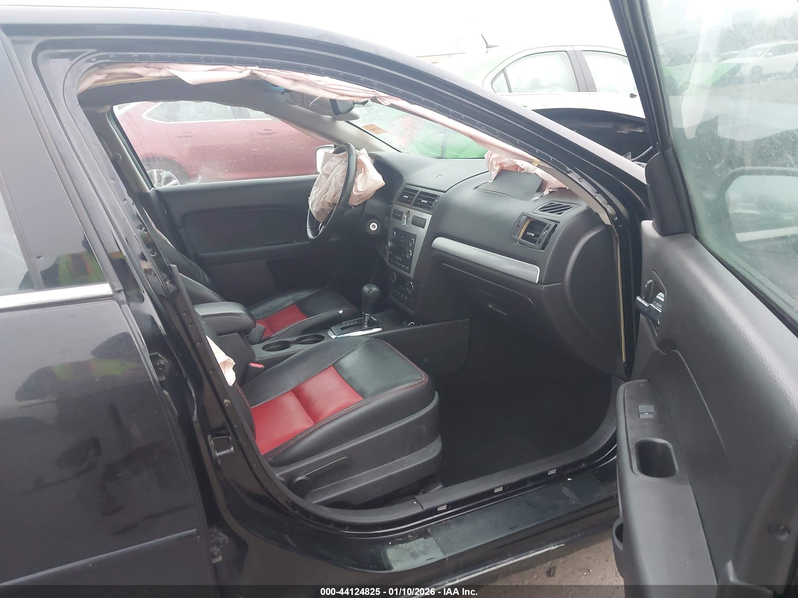 FORD FUSION image 5