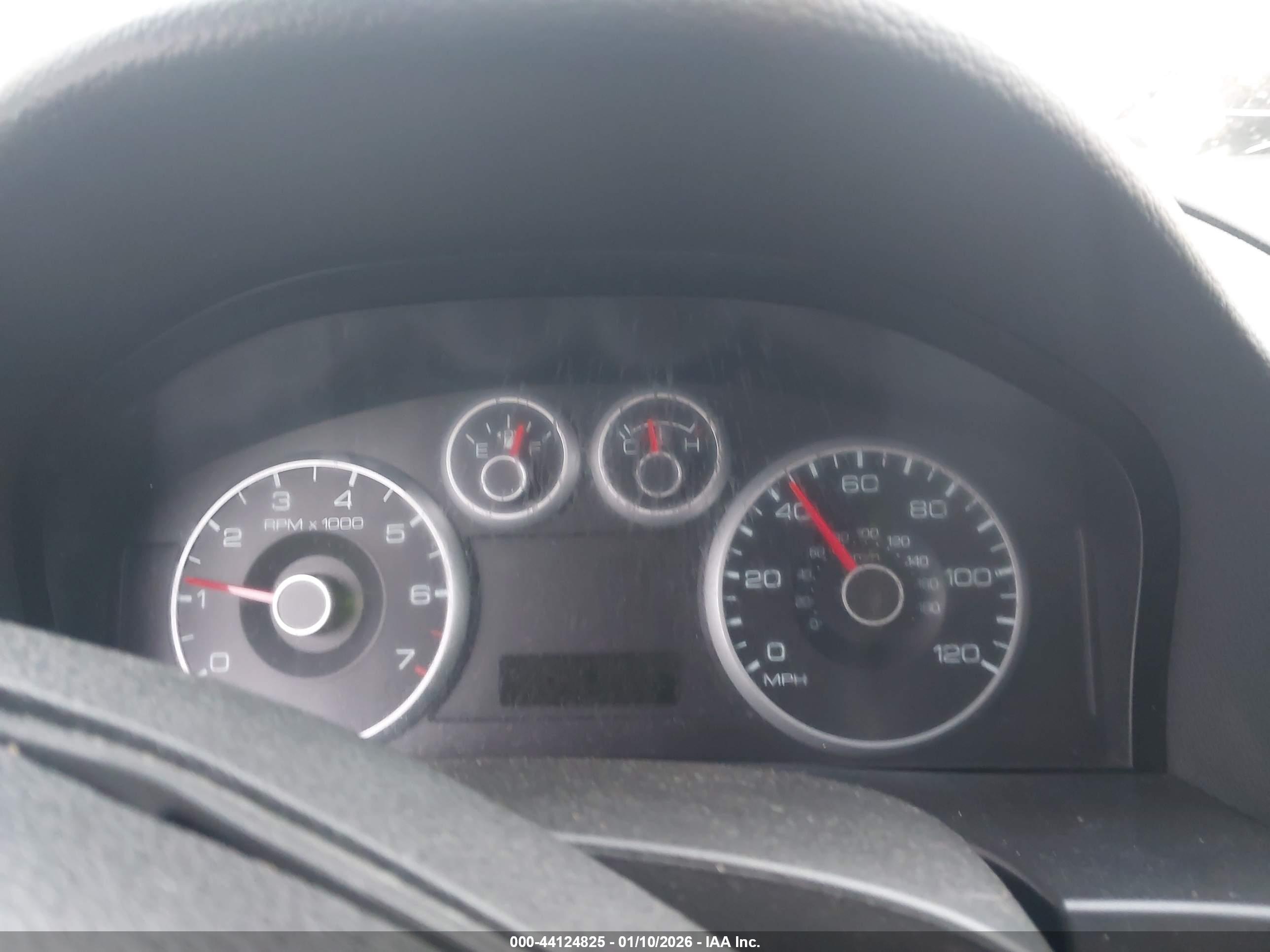 FORD FUSION image 7