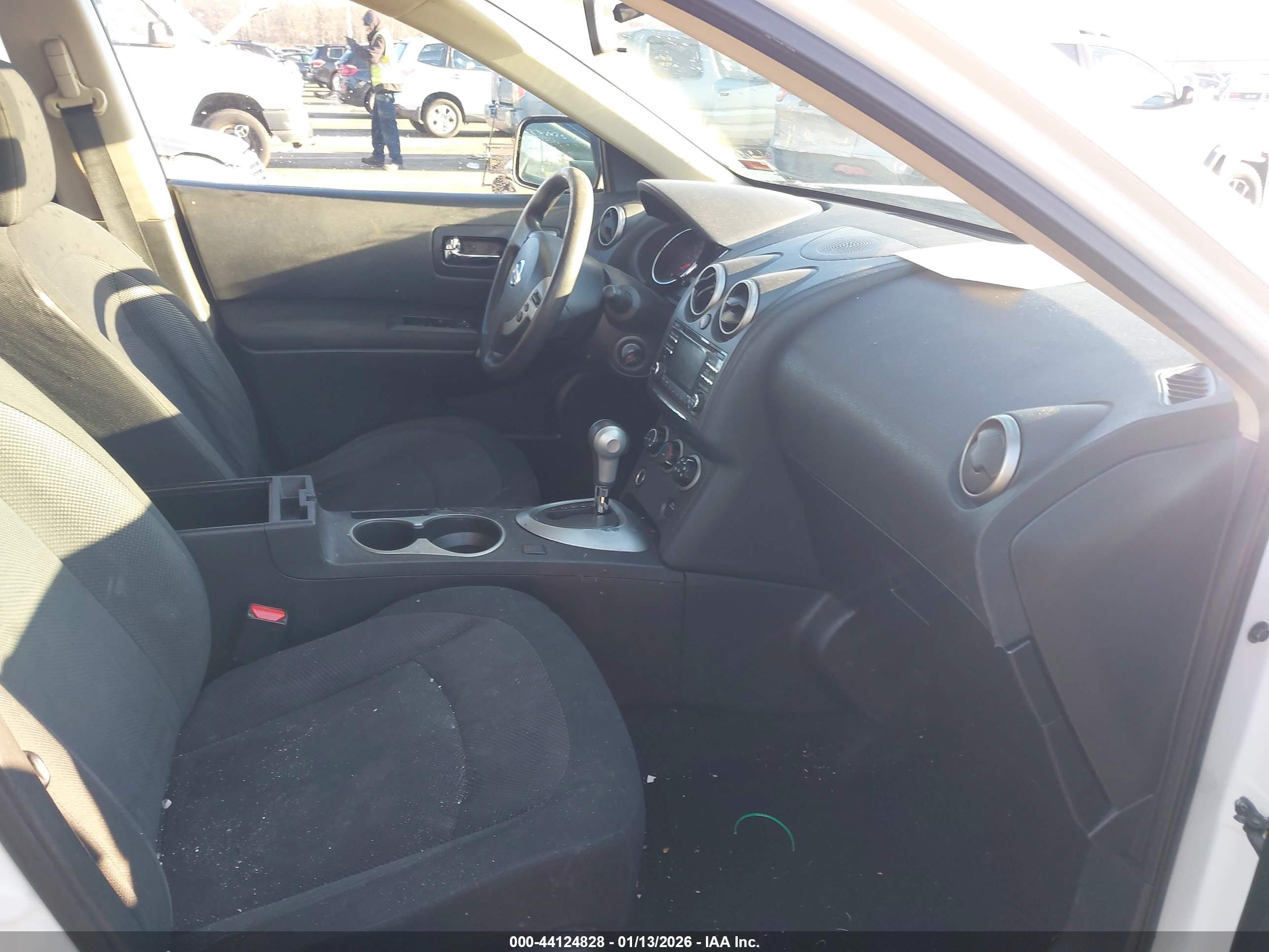 NISSAN ROGUE image 5