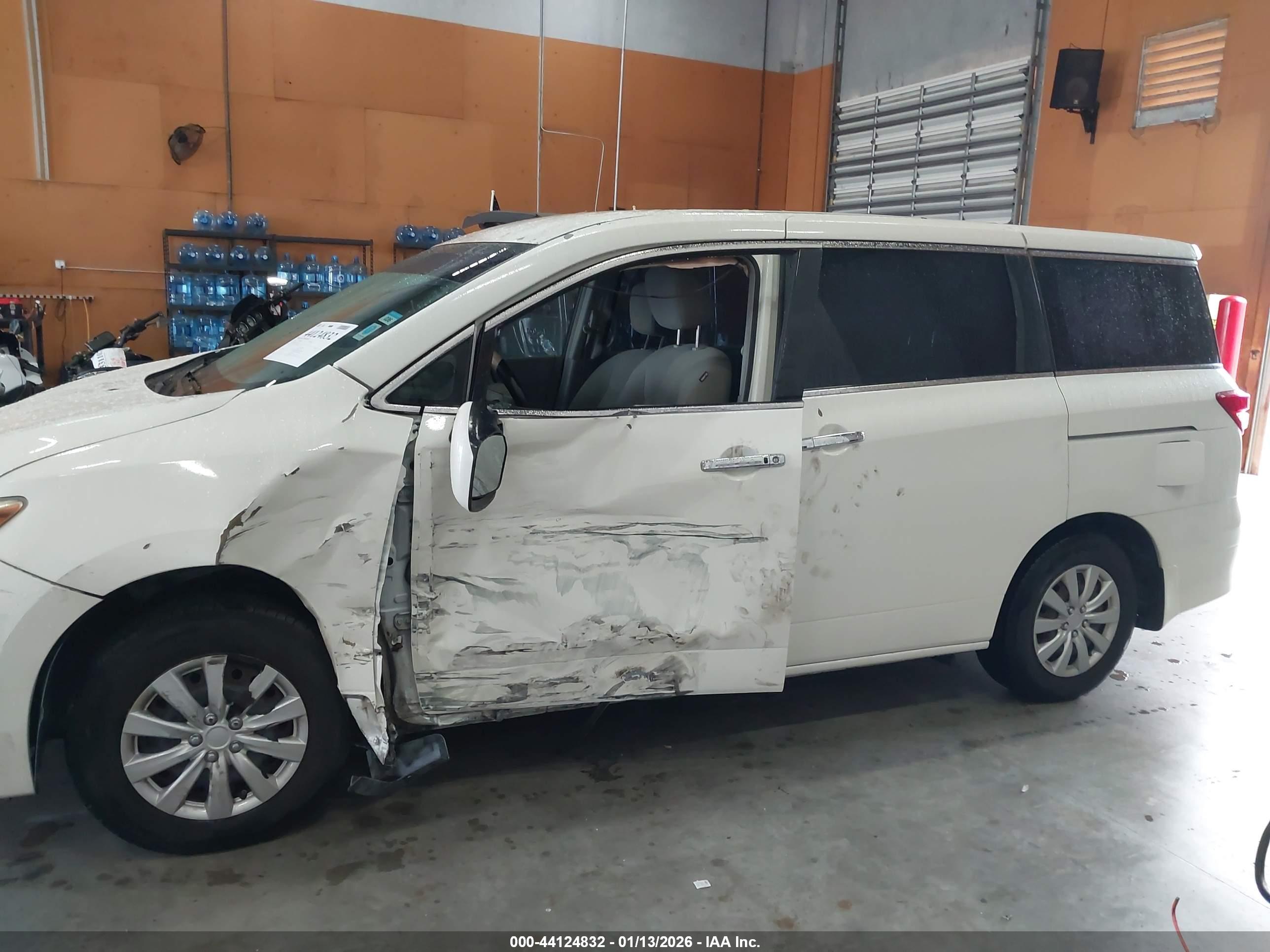 NISSAN QUEST image 6