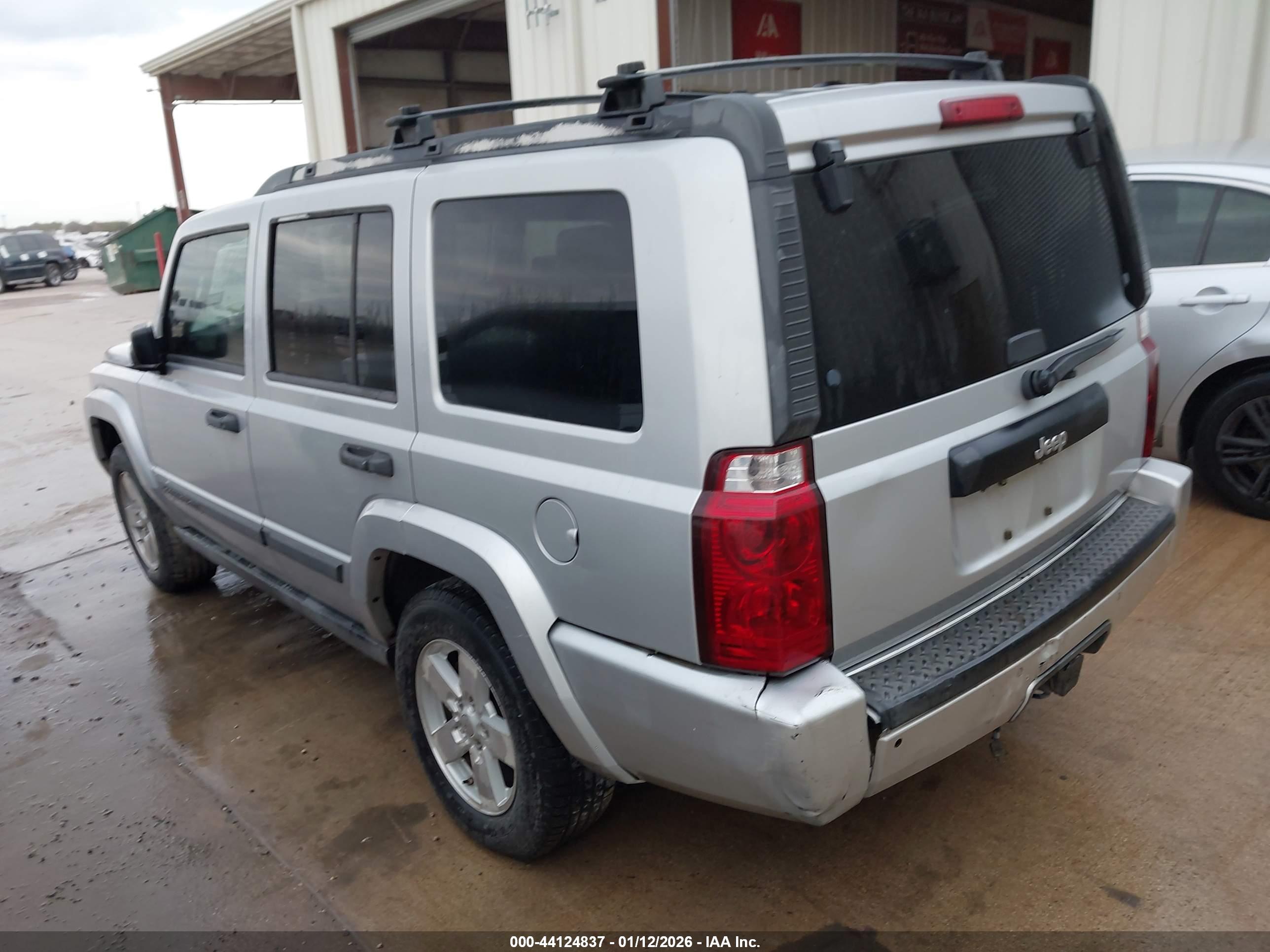 JEEP COMMANDER image 3