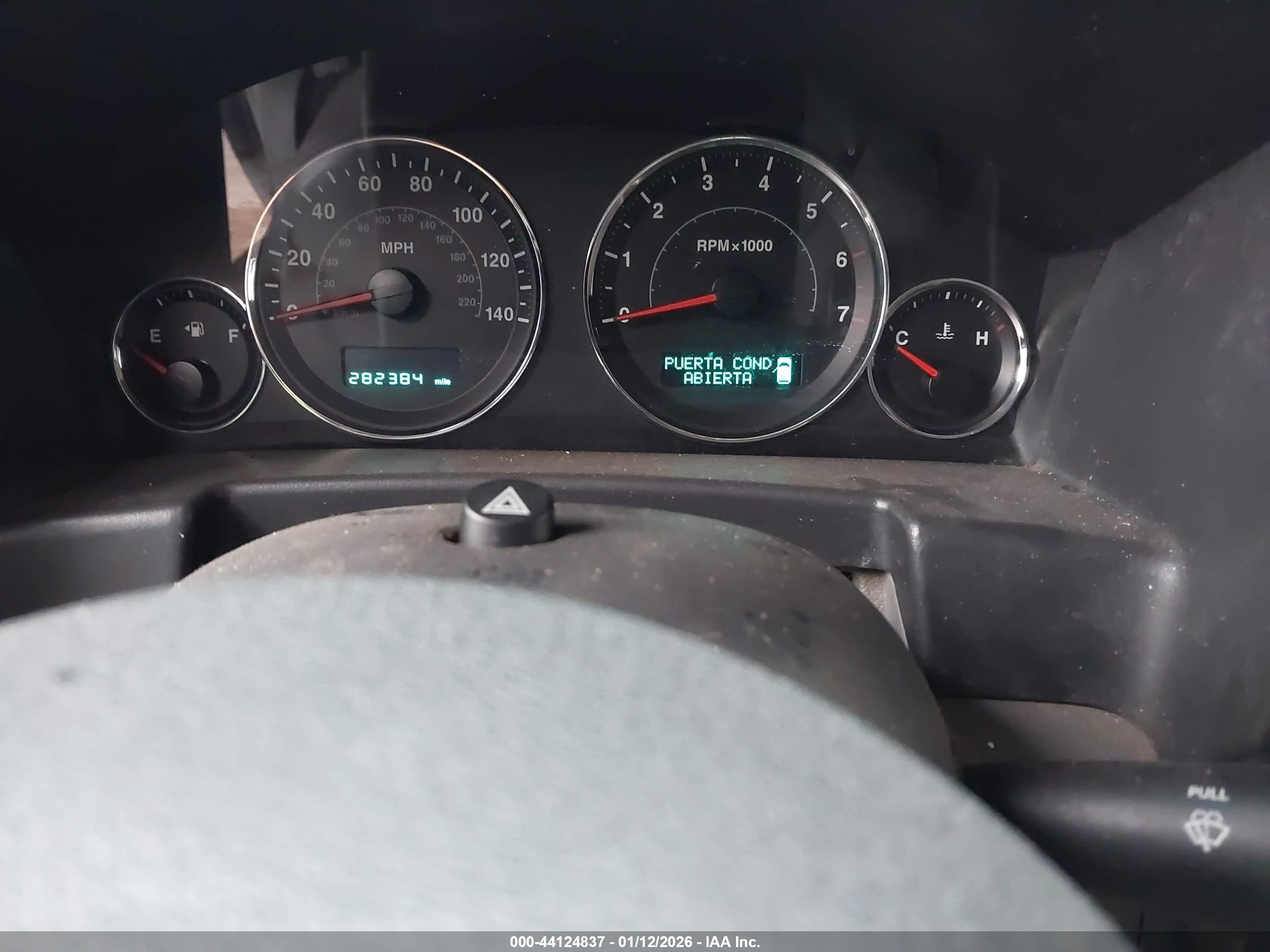JEEP COMMANDER image 7