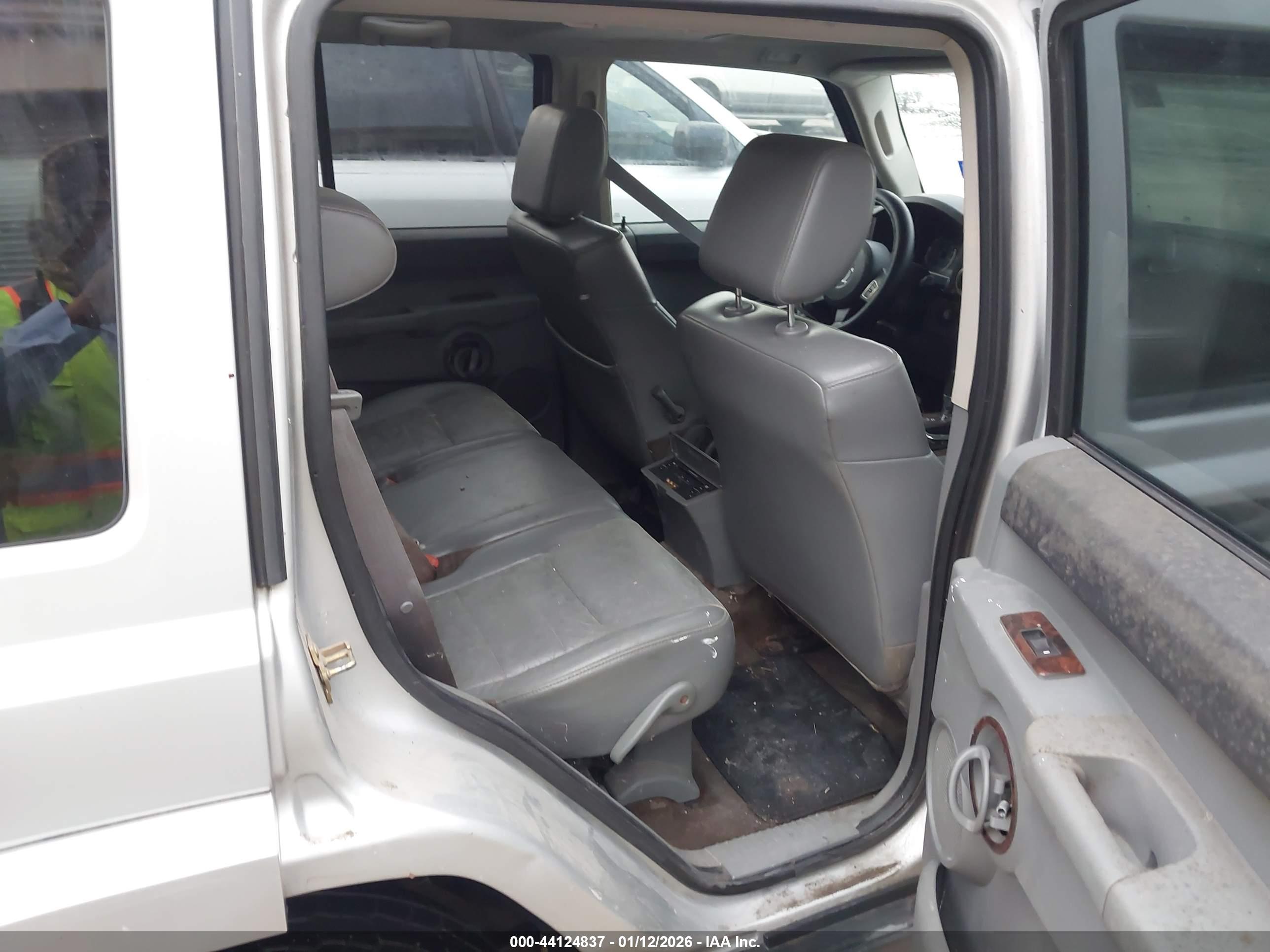 JEEP COMMANDER image 8