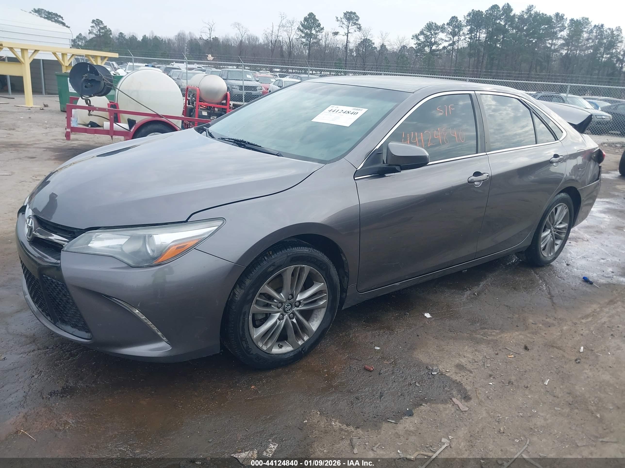TOYOTA CAMRY image 2
