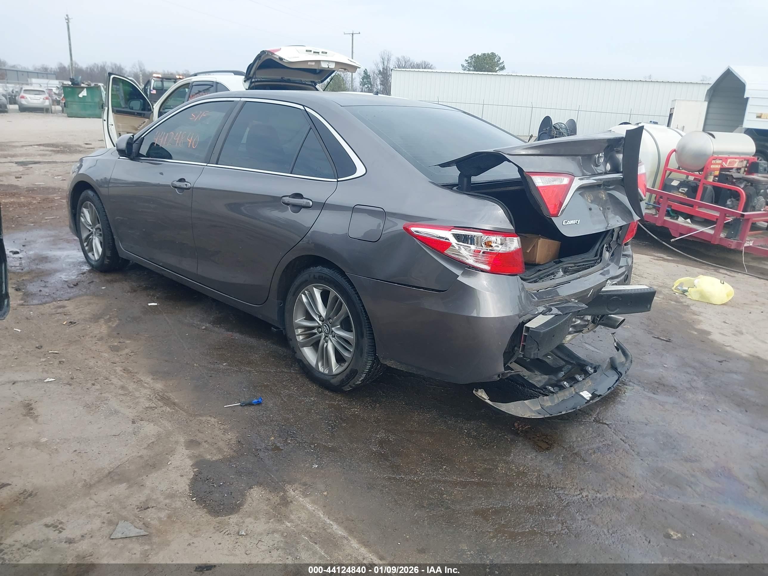TOYOTA CAMRY image 3