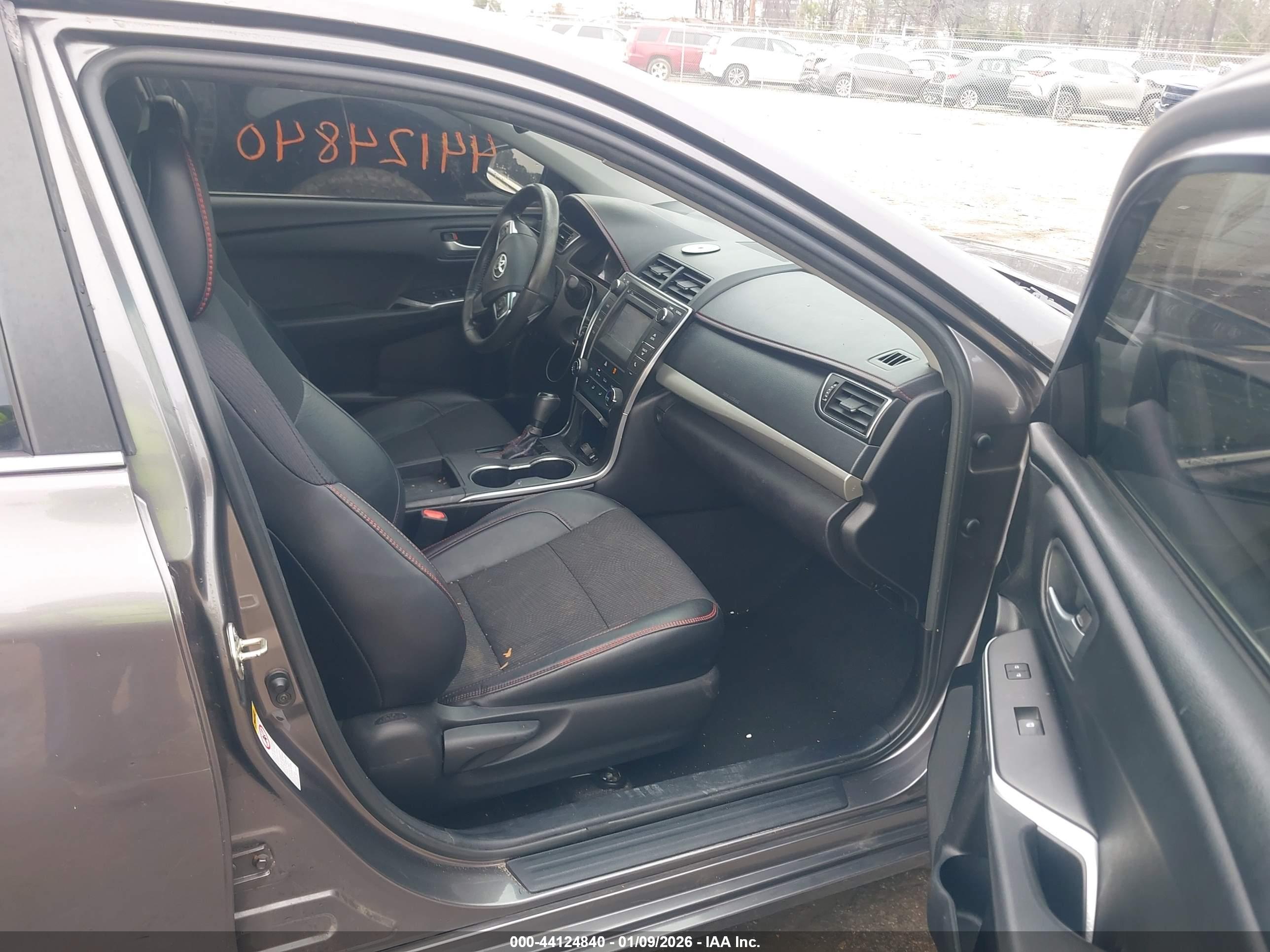 TOYOTA CAMRY image 5
