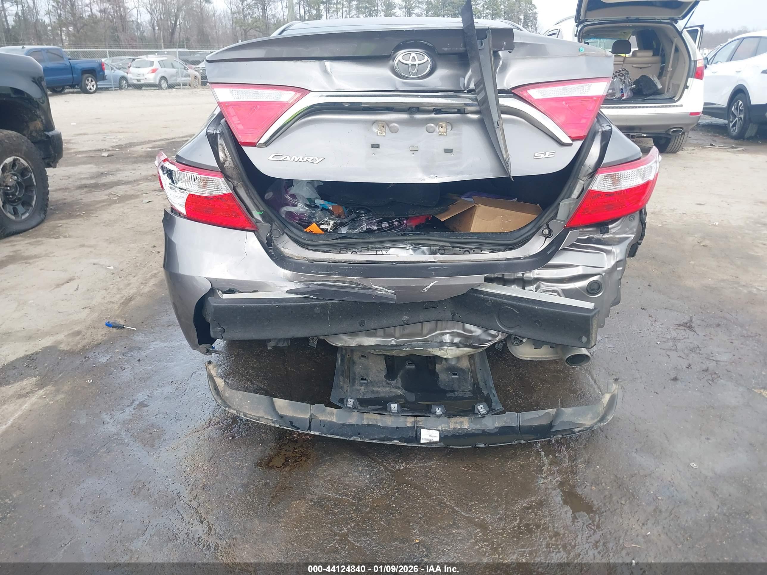 TOYOTA CAMRY image 6