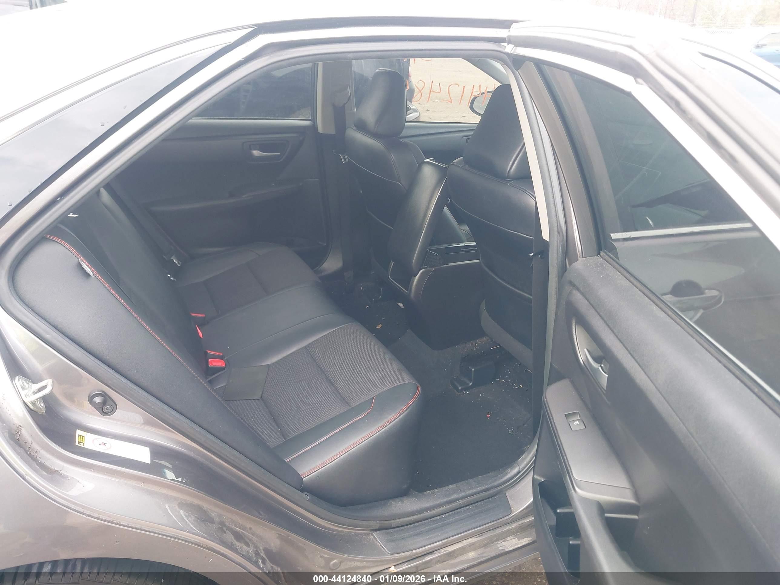 TOYOTA CAMRY image 8